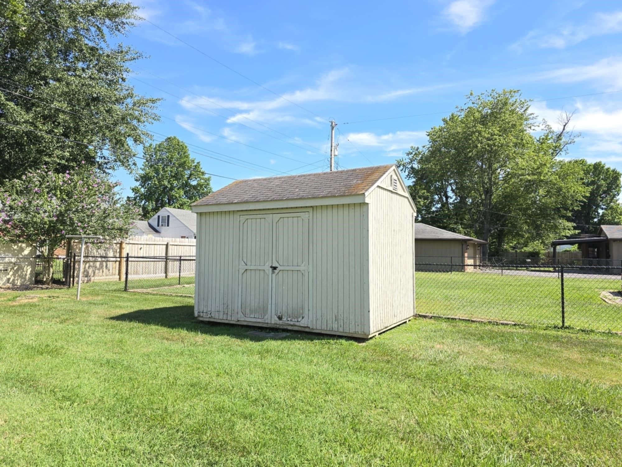 2511 Lewis Lane, Owensboro, Kentucky 42301, 3 Bedrooms Bedrooms, ,1 BathroomBathrooms,Single Family Residence,For Sale,Lewis Lane,90008