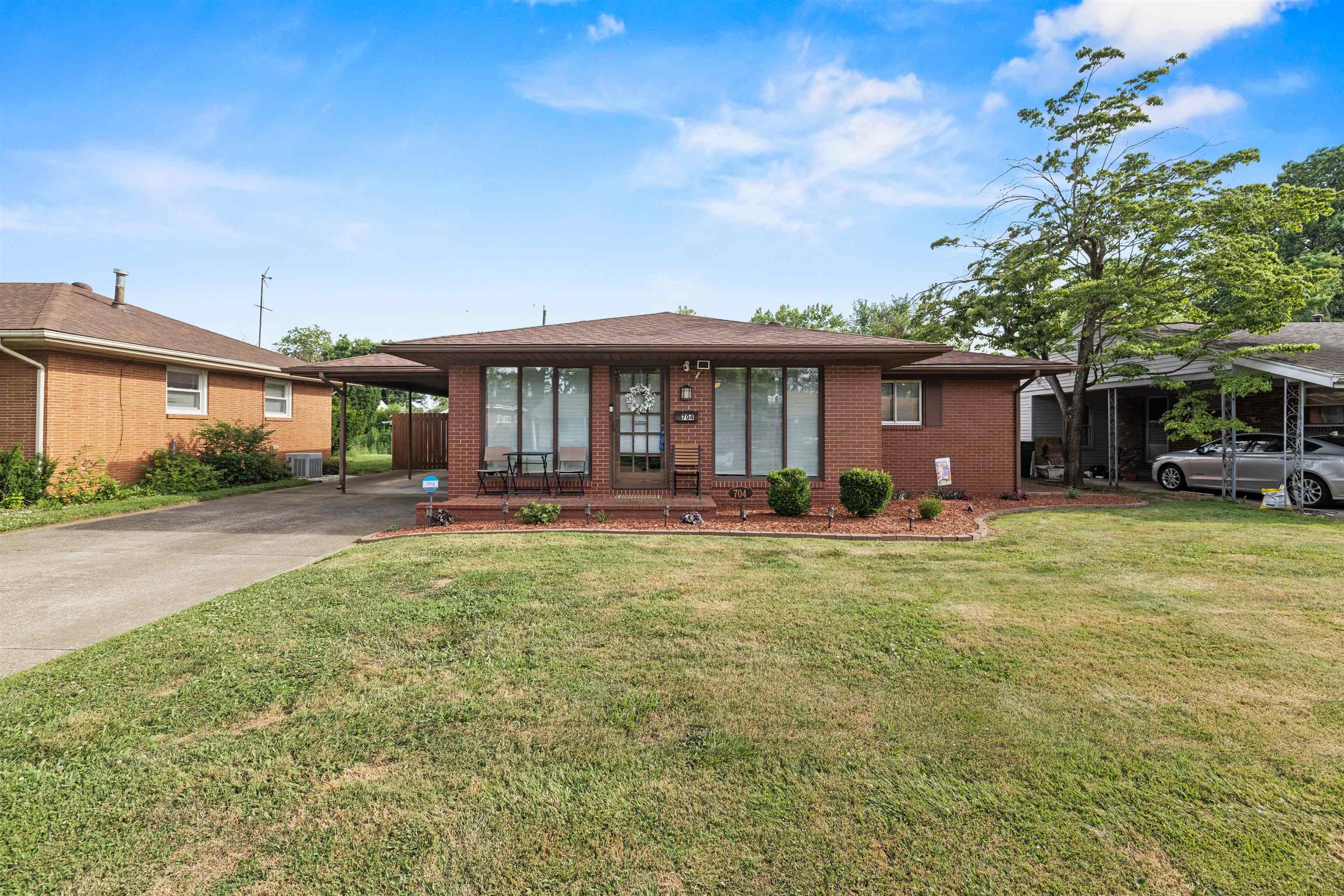 704 Belmar Dr, Owensboro, Kentucky 42301, 3 Bedrooms Bedrooms, ,2 BathroomsBathrooms,Single Family Residence,For Sale,Belmar Dr,90022