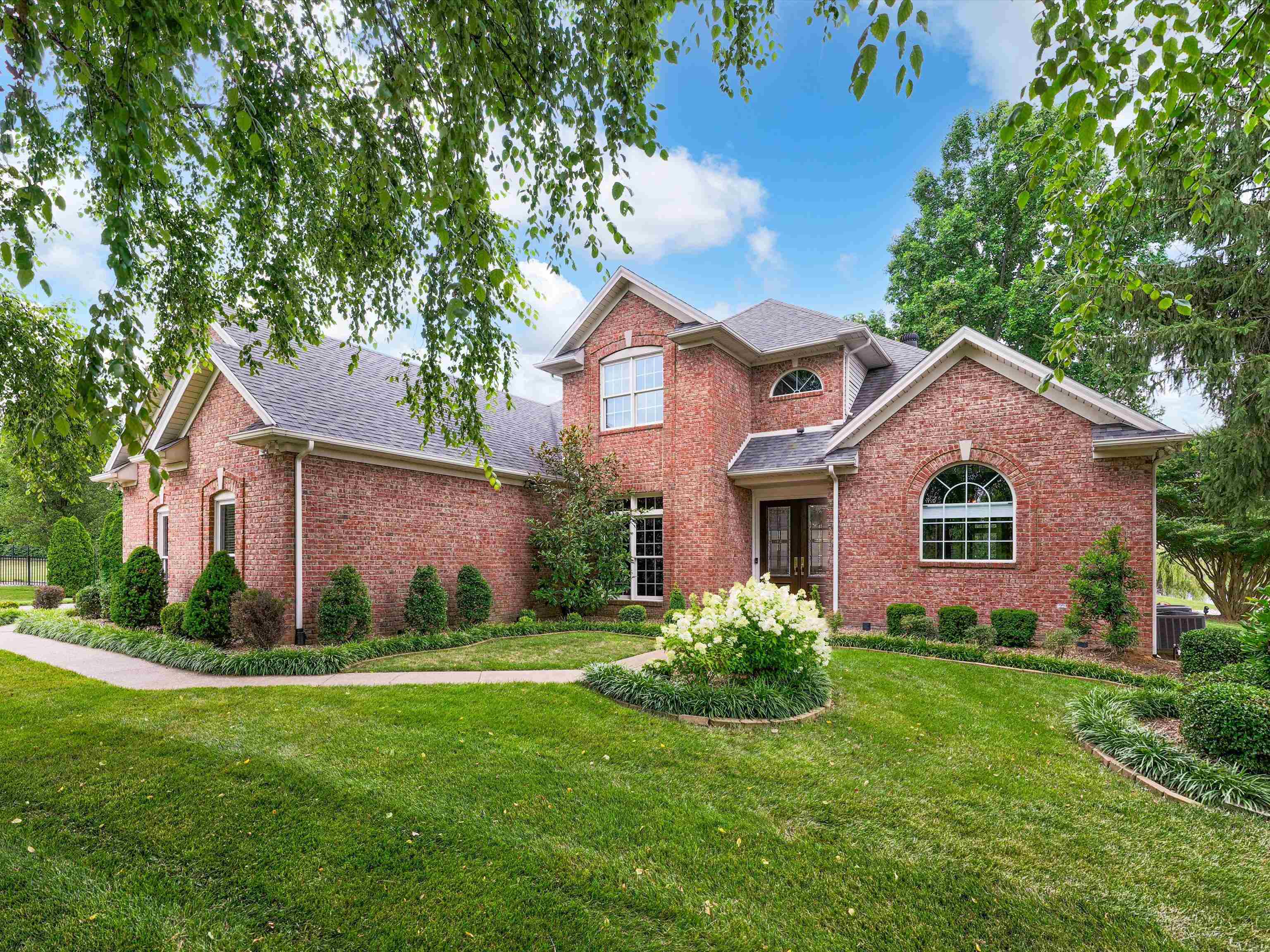 3038 Oak Knoll Cove, Owensboro, Kentucky 42303, 4 Bedrooms Bedrooms, ,2 BathroomsBathrooms,Single Family Residence,For Sale,Oak Knoll Cove,90023