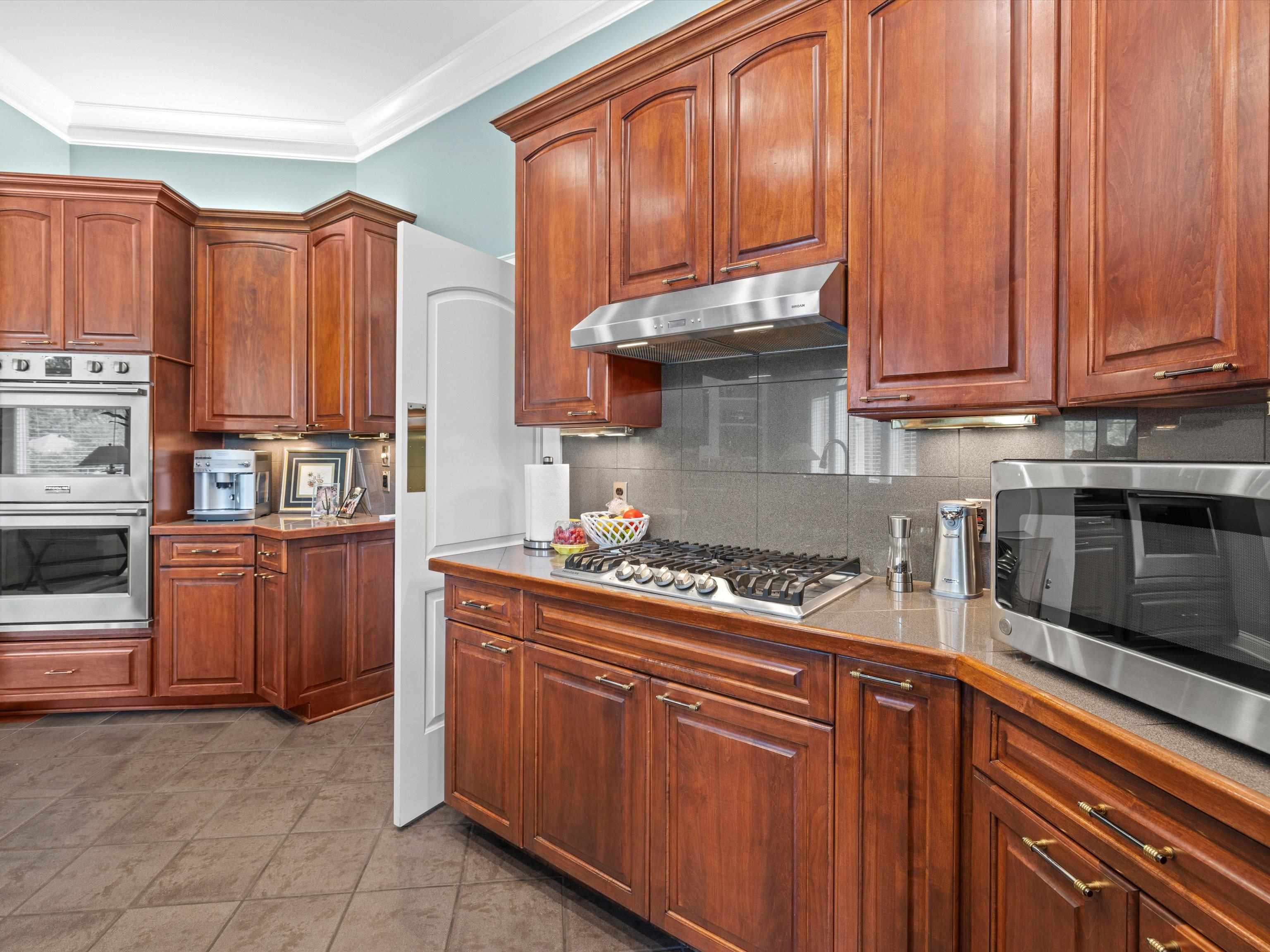 3038 Oak Knoll Cove, Owensboro, Kentucky 42303, 4 Bedrooms Bedrooms, ,2 BathroomsBathrooms,Single Family Residence,For Sale,Oak Knoll Cove,90023