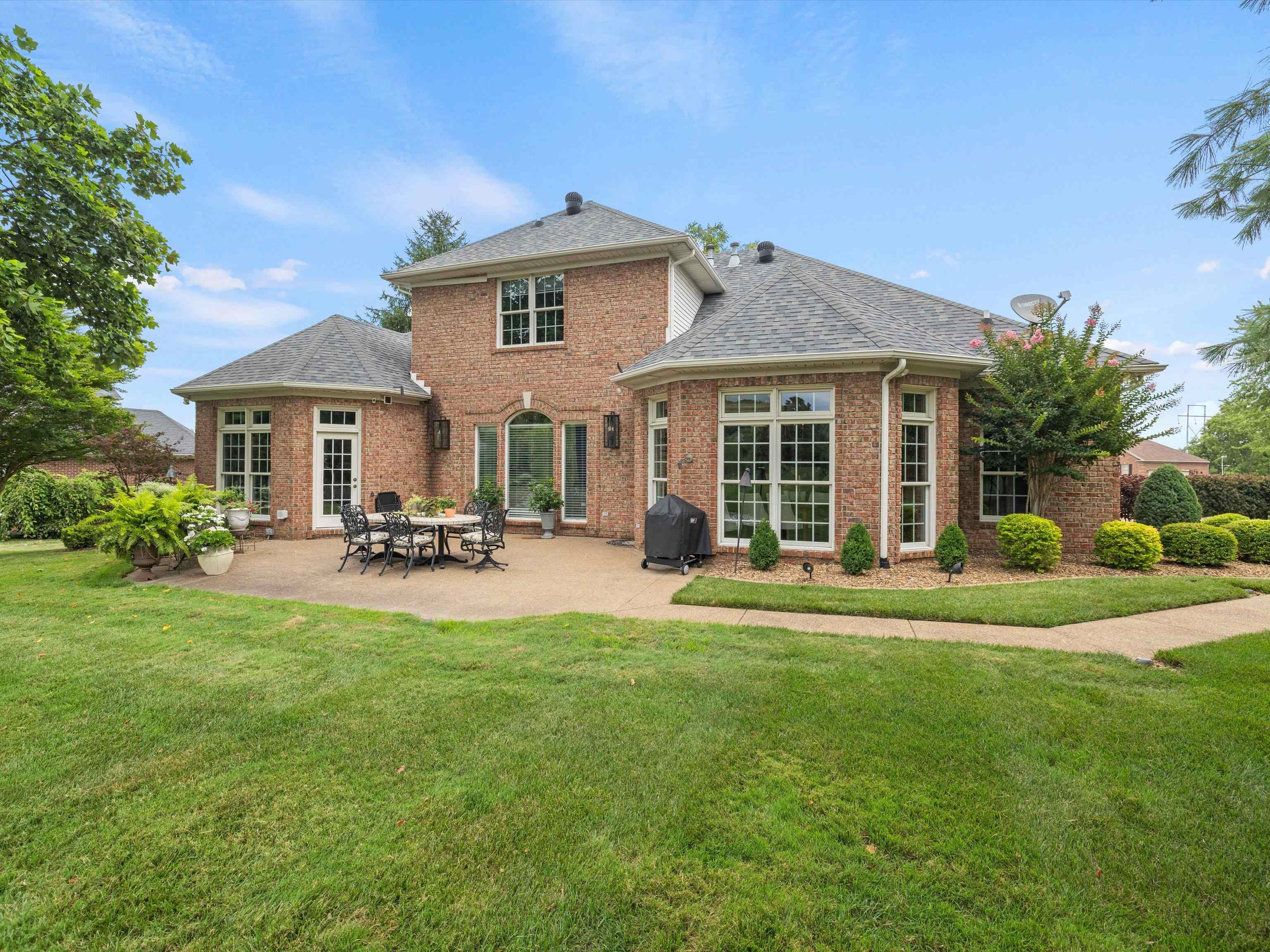 3038 Oak Knoll Cove, Owensboro, Kentucky 42303, 4 Bedrooms Bedrooms, ,2 BathroomsBathrooms,Single Family Residence,For Sale,Oak Knoll Cove,90023