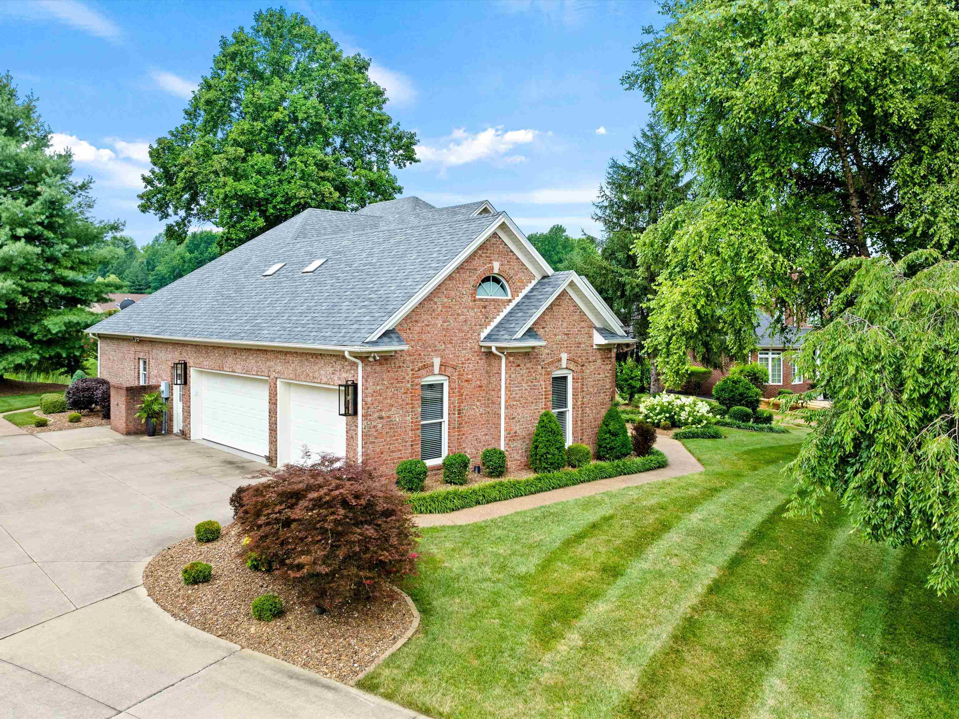 3038 Oak Knoll Cove, Owensboro, Kentucky 42303, 4 Bedrooms Bedrooms, ,2 BathroomsBathrooms,Single Family Residence,For Sale,Oak Knoll Cove,90023