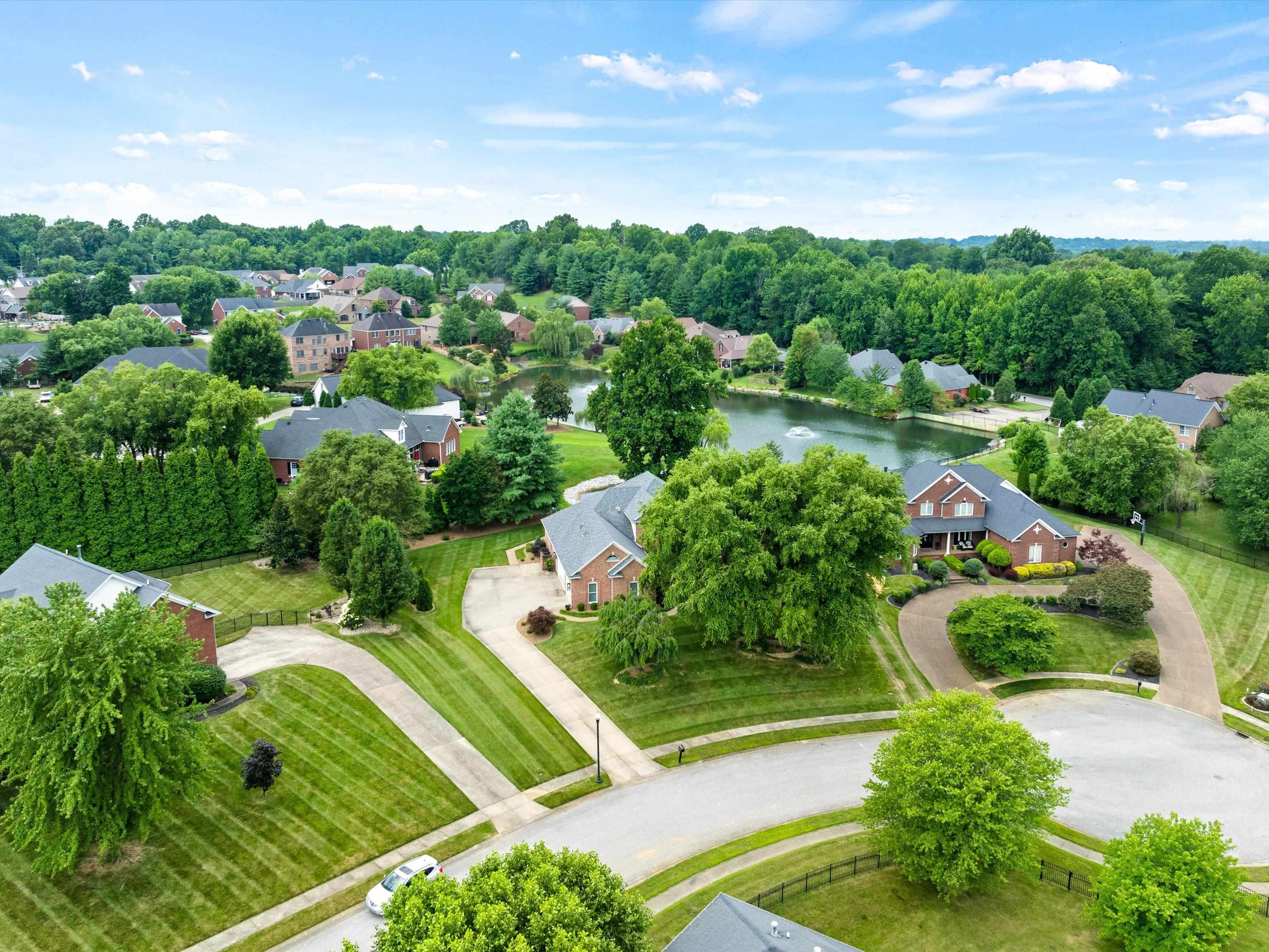 3038 Oak Knoll Cove, Owensboro, Kentucky 42303, 4 Bedrooms Bedrooms, ,2 BathroomsBathrooms,Single Family Residence,For Sale,Oak Knoll Cove,90023