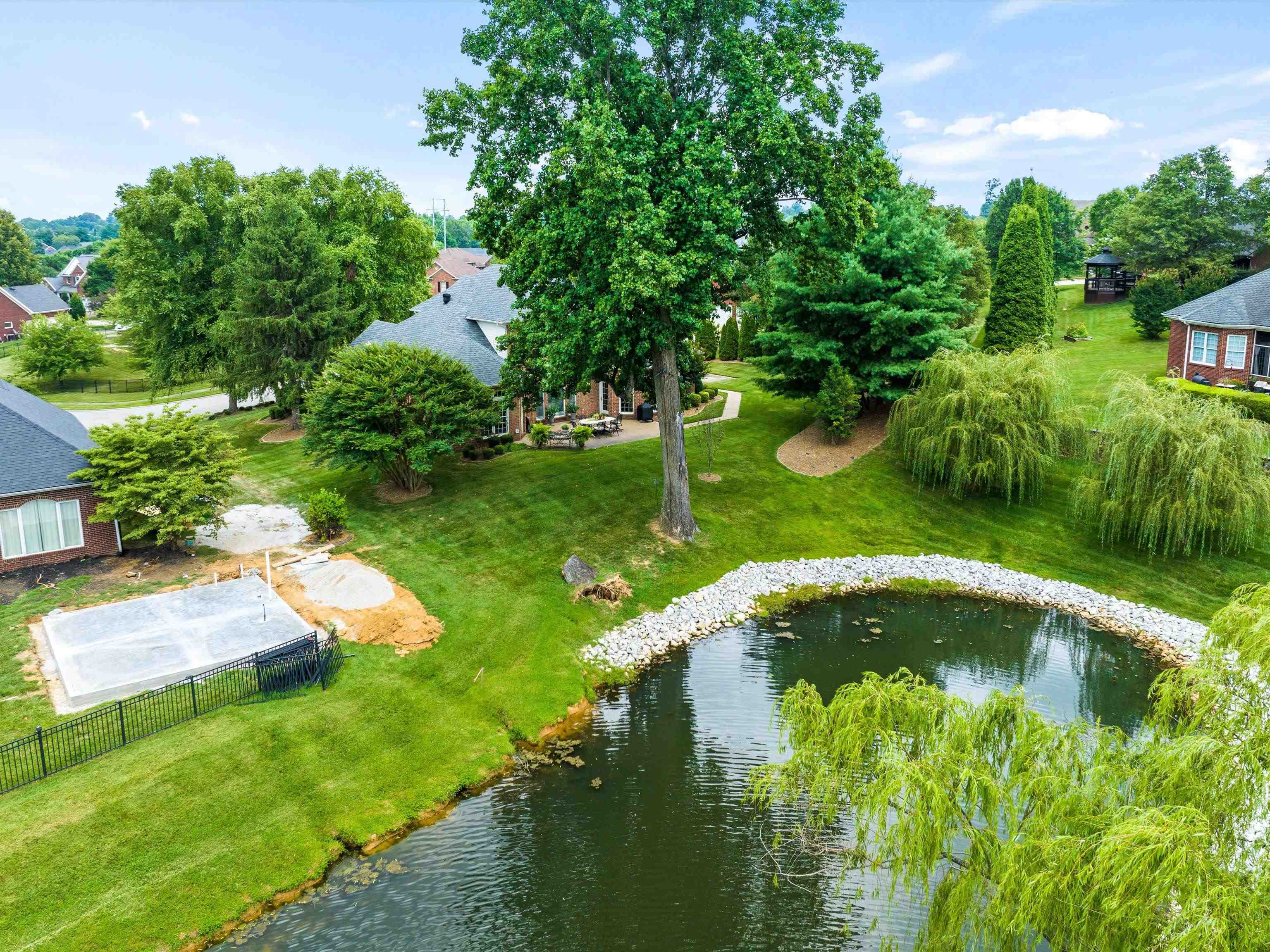 3038 Oak Knoll Cove, Owensboro, Kentucky 42303, 4 Bedrooms Bedrooms, ,2 BathroomsBathrooms,Single Family Residence,For Sale,Oak Knoll Cove,90023