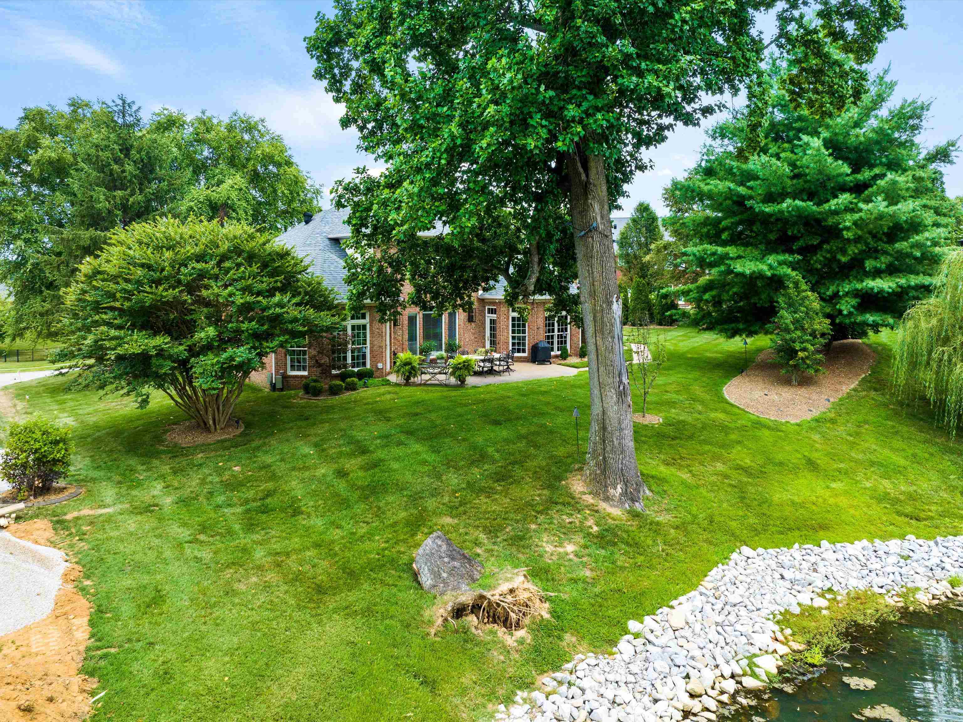 3038 Oak Knoll Cove, Owensboro, Kentucky 42303, 4 Bedrooms Bedrooms, ,2 BathroomsBathrooms,Single Family Residence,For Sale,Oak Knoll Cove,90023