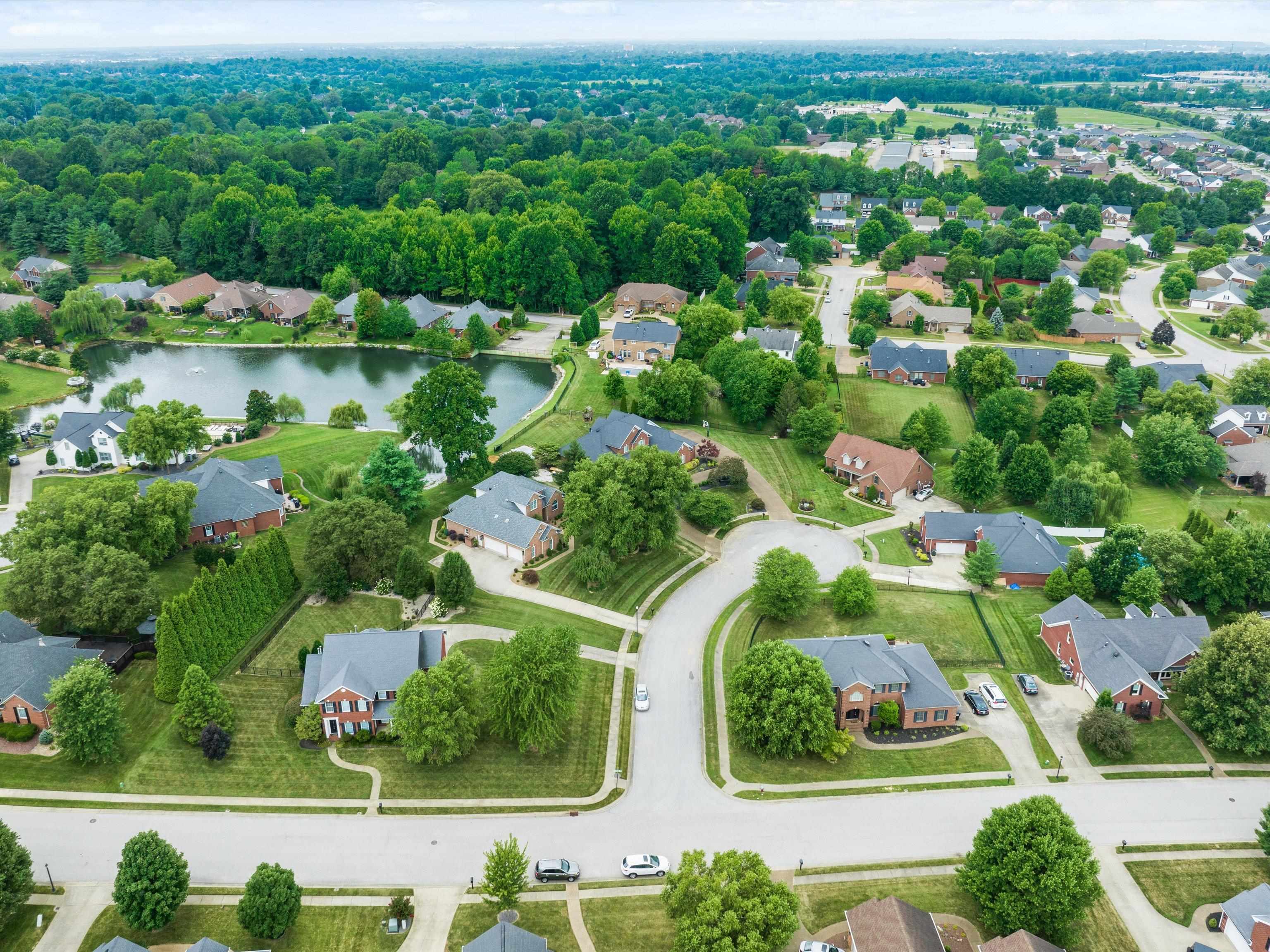 3038 Oak Knoll Cove, Owensboro, Kentucky 42303, 4 Bedrooms Bedrooms, ,2 BathroomsBathrooms,Single Family Residence,For Sale,Oak Knoll Cove,90023