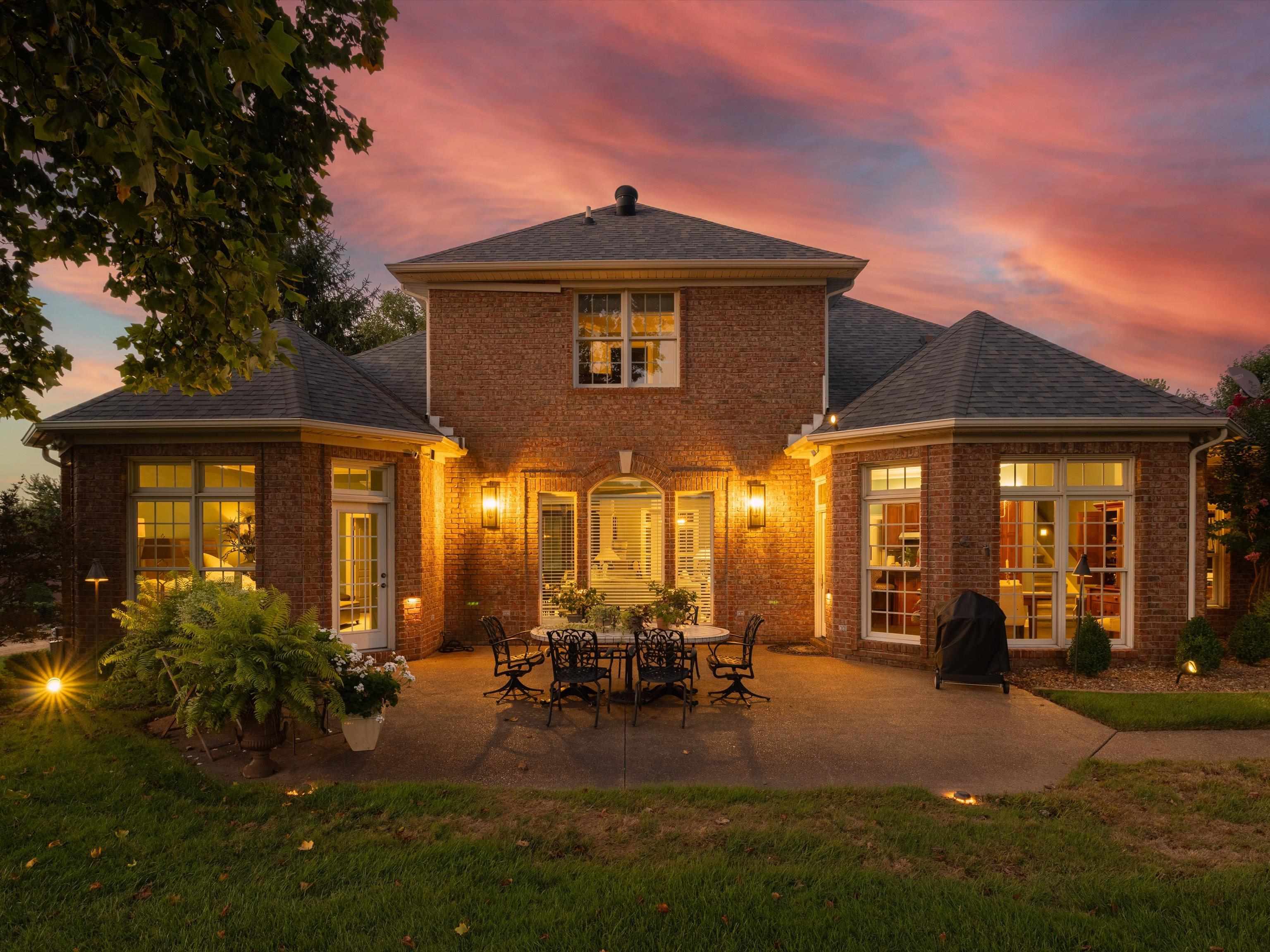 3038 Oak Knoll Cove, Owensboro, Kentucky 42303, 4 Bedrooms Bedrooms, ,2 BathroomsBathrooms,Single Family Residence,For Sale,Oak Knoll Cove,90023