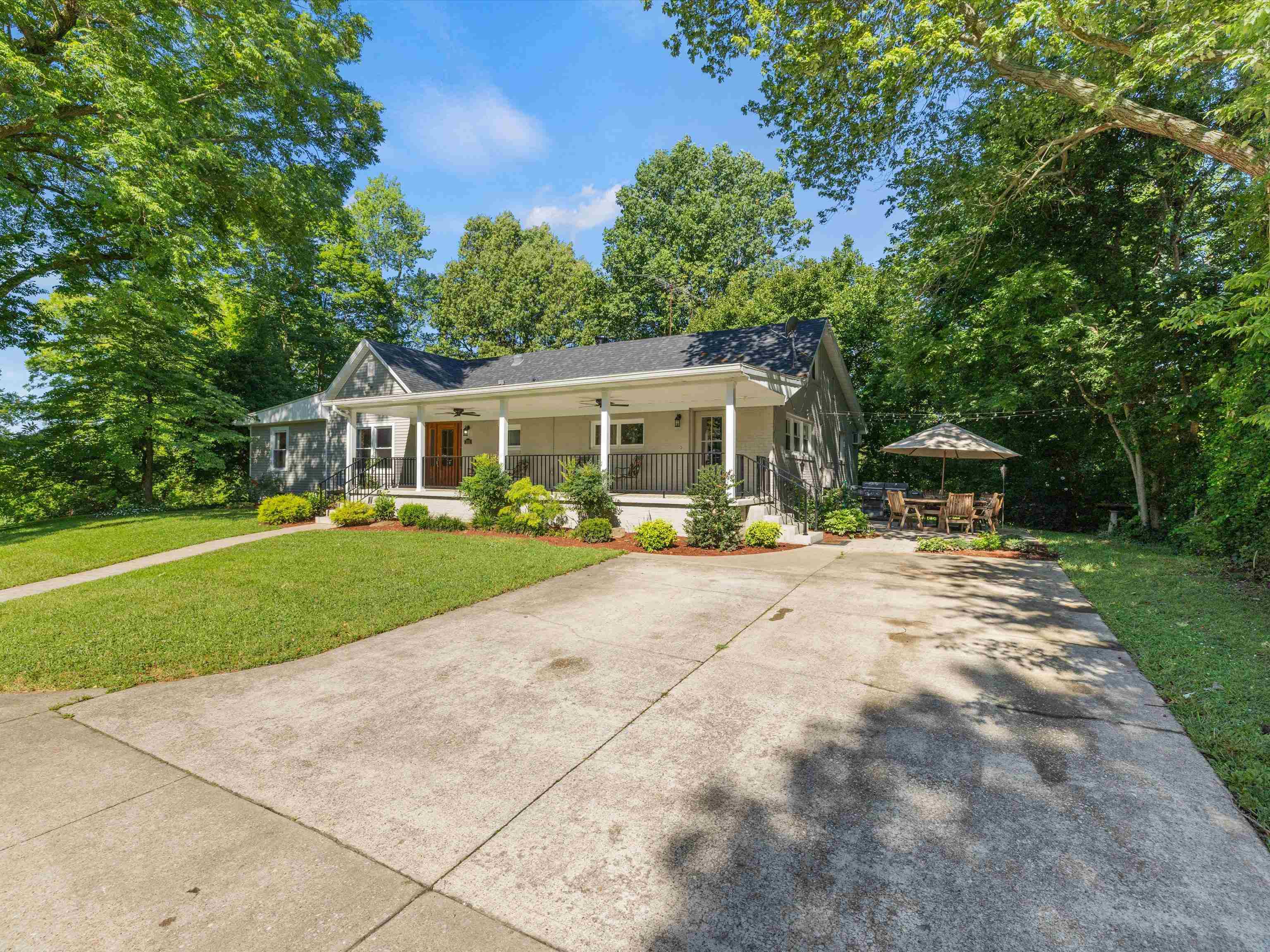 3301 Taylor Road E, Philpot, Kentucky 42366, 5 Bedrooms Bedrooms, ,2 BathroomsBathrooms,Single Family Residence,For Sale,Taylor Road E,90029