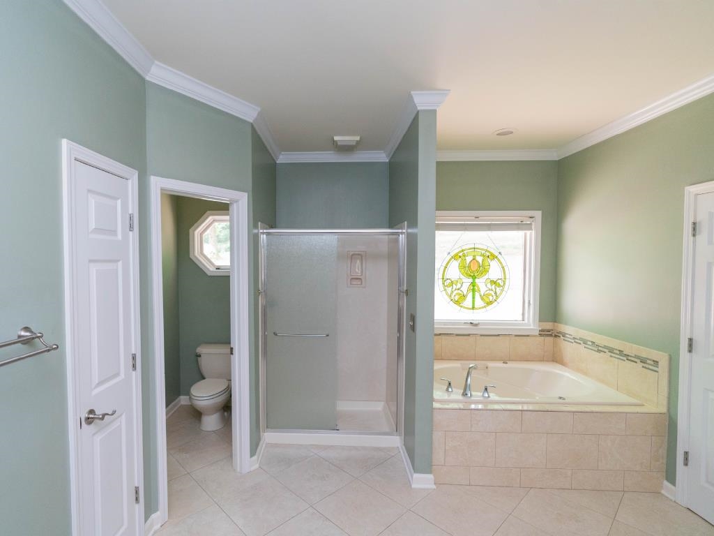 910 Belle Wood Dr, Henderson, Kentucky 42420, 5 Bedrooms Bedrooms, ,4 BathroomsBathrooms,Single Family Residence,For Sale,Belle Wood Dr,90035