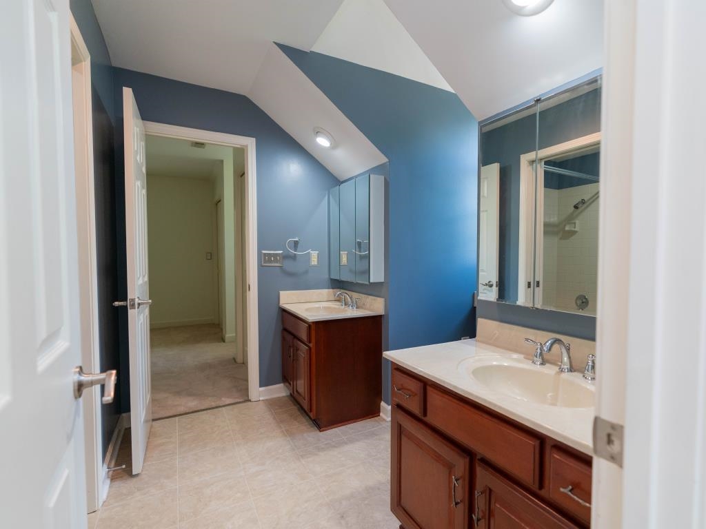 910 Belle Wood Dr, Henderson, Kentucky 42420, 5 Bedrooms Bedrooms, ,4 BathroomsBathrooms,Single Family Residence,For Sale,Belle Wood Dr,90035