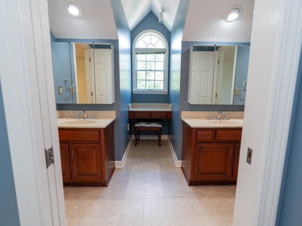910 Belle Wood Dr, Henderson, Kentucky 42420, 5 Bedrooms Bedrooms, ,4 BathroomsBathrooms,Single Family Residence,For Sale,Belle Wood Dr,90035