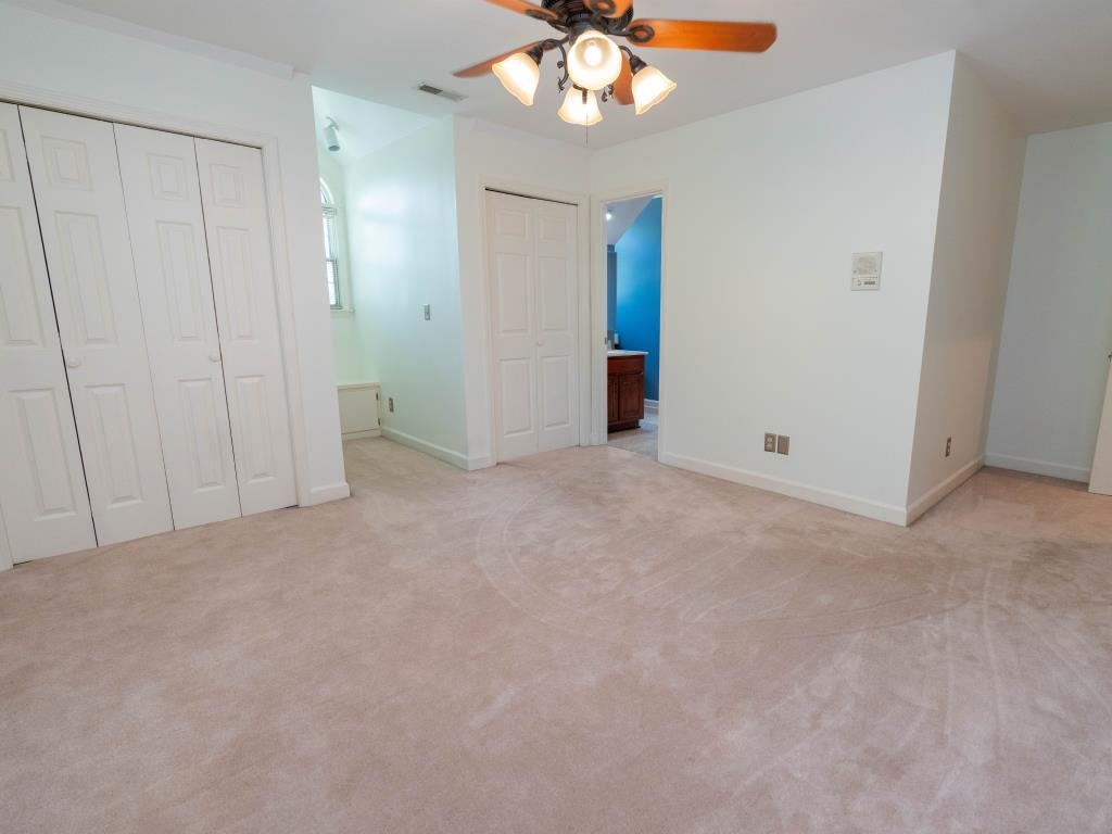 910 Belle Wood Dr, Henderson, Kentucky 42420, 5 Bedrooms Bedrooms, ,4 BathroomsBathrooms,Single Family Residence,For Sale,Belle Wood Dr,90035
