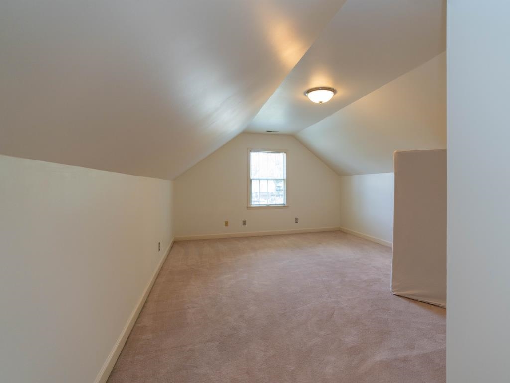 910 Belle Wood Dr, Henderson, Kentucky 42420, 5 Bedrooms Bedrooms, ,4 BathroomsBathrooms,Single Family Residence,For Sale,Belle Wood Dr,90035