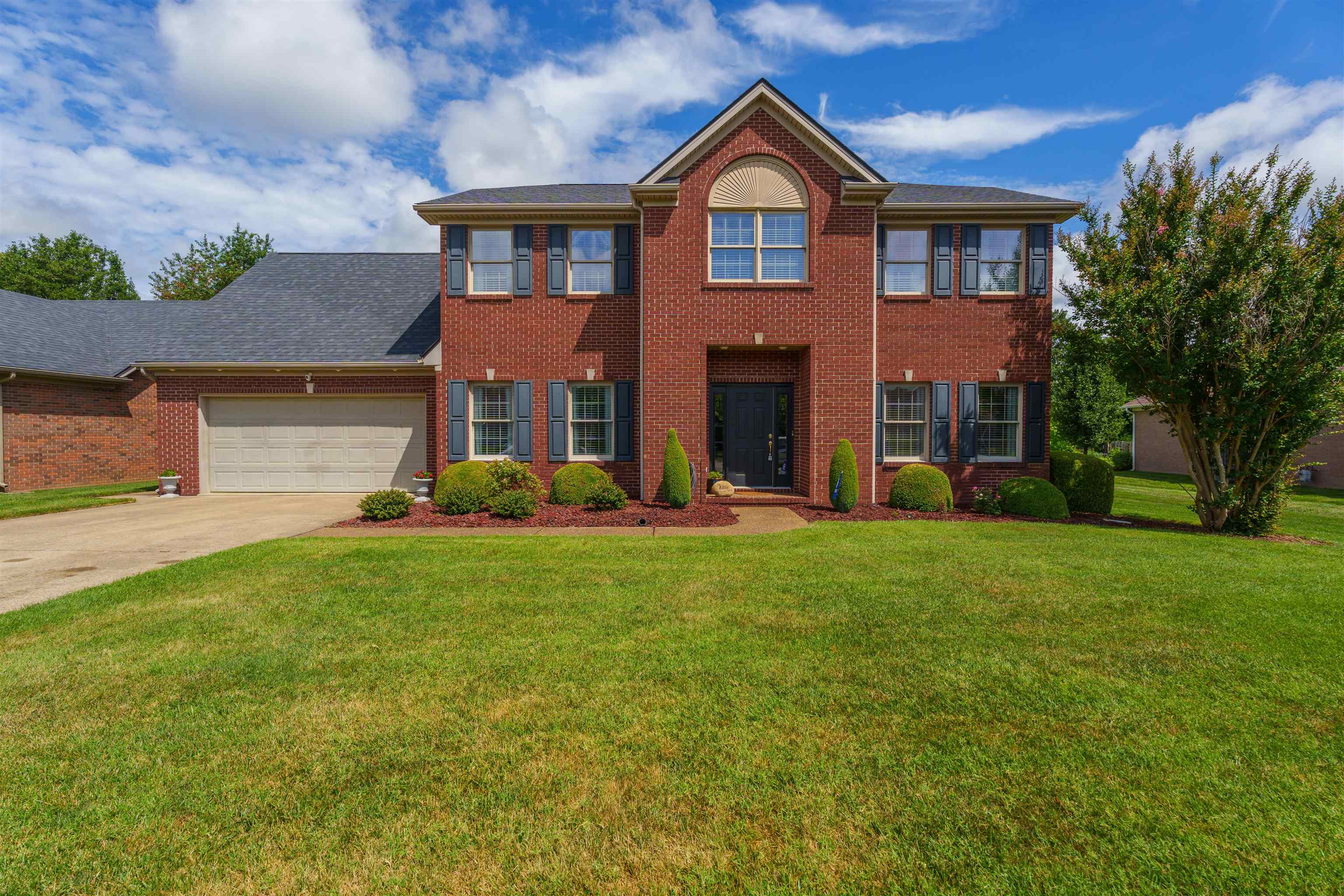 4224 Saddlebrooke Trail, Owensboro, Kentucky 42303, 4 Bedrooms Bedrooms, ,2 BathroomsBathrooms,Single Family Residence,For Sale,Saddlebrooke Trail,90036