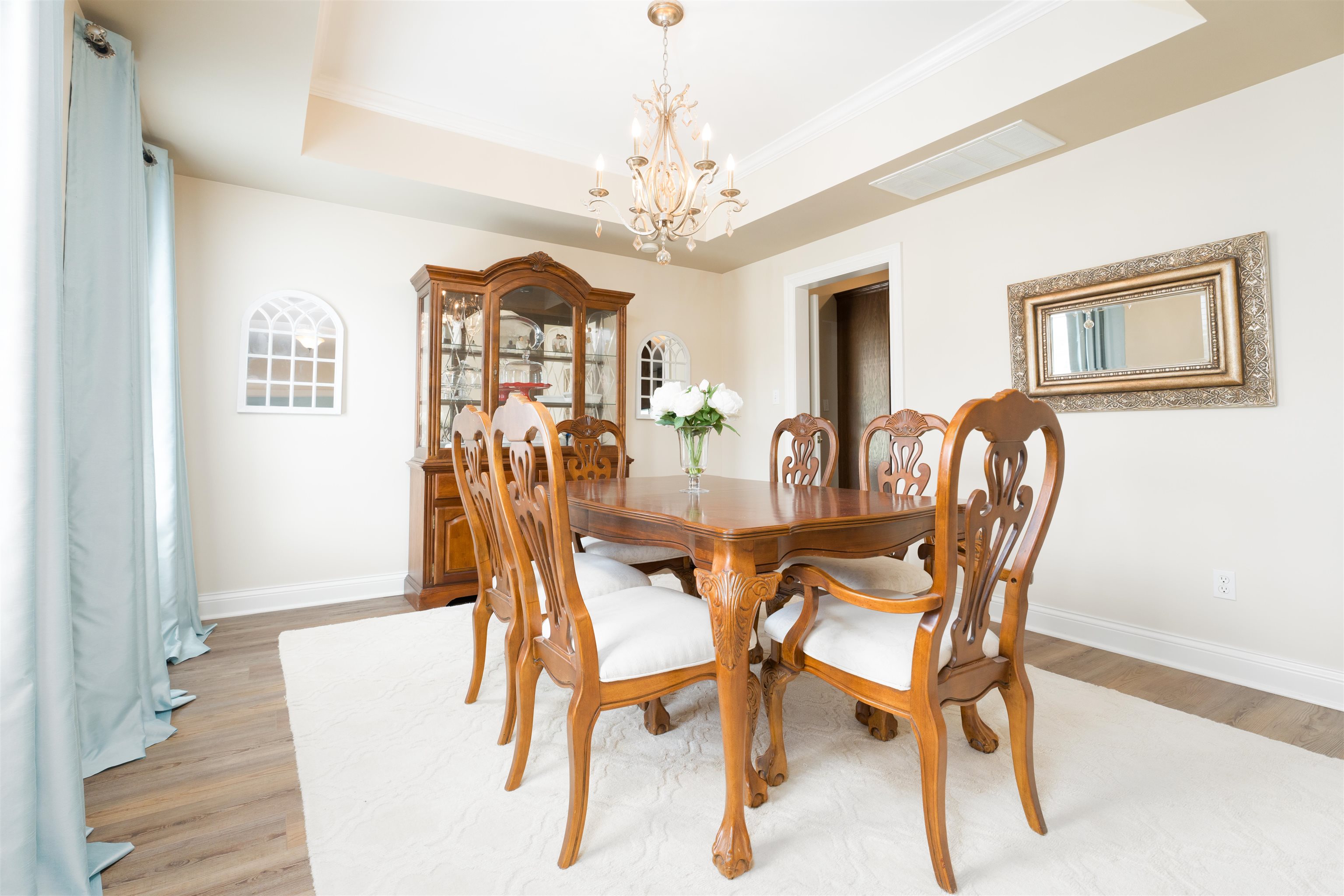 Tray ceiling