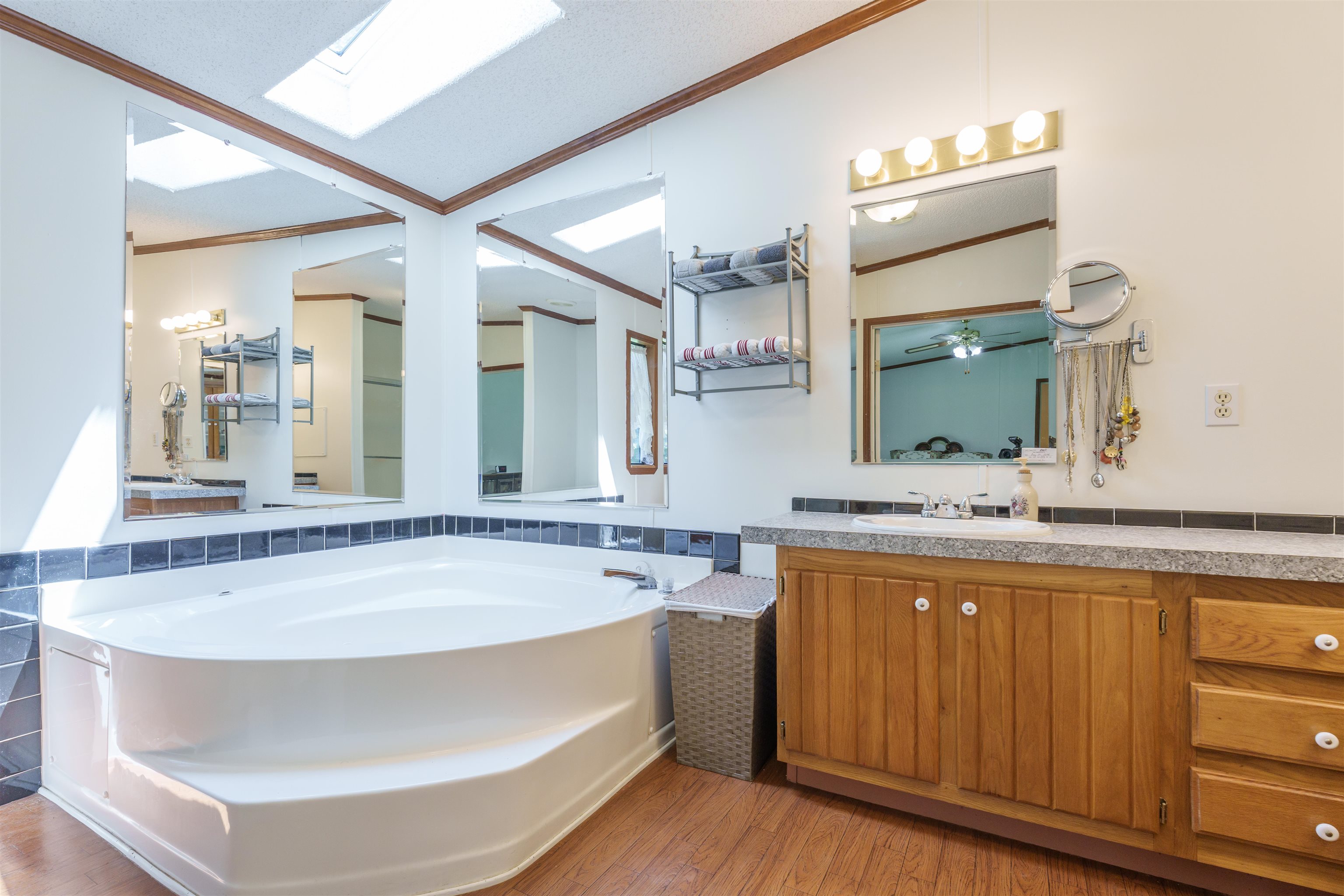 7141 Hwy 762, Philpot, Kentucky 42366, 3 Bedrooms Bedrooms, ,2 BathroomsBathrooms,Manufactured Home,For Sale,Hwy 762,90037