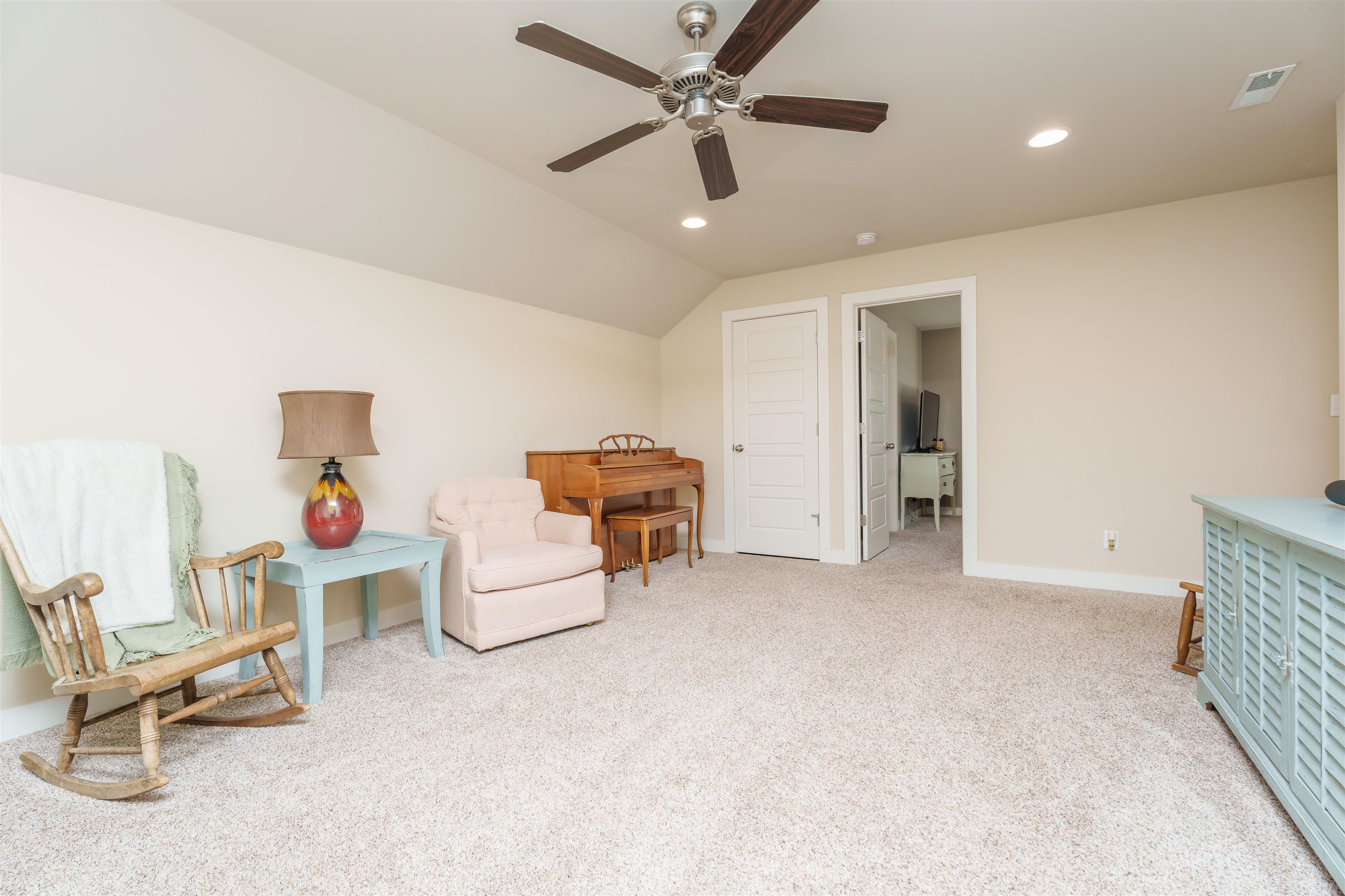 4422 Springhurst Ln, Owensboro, Kentucky 42303, 4 Bedrooms Bedrooms, ,2 BathroomsBathrooms,Single Family Residence,For Sale,Springhurst Ln,90038