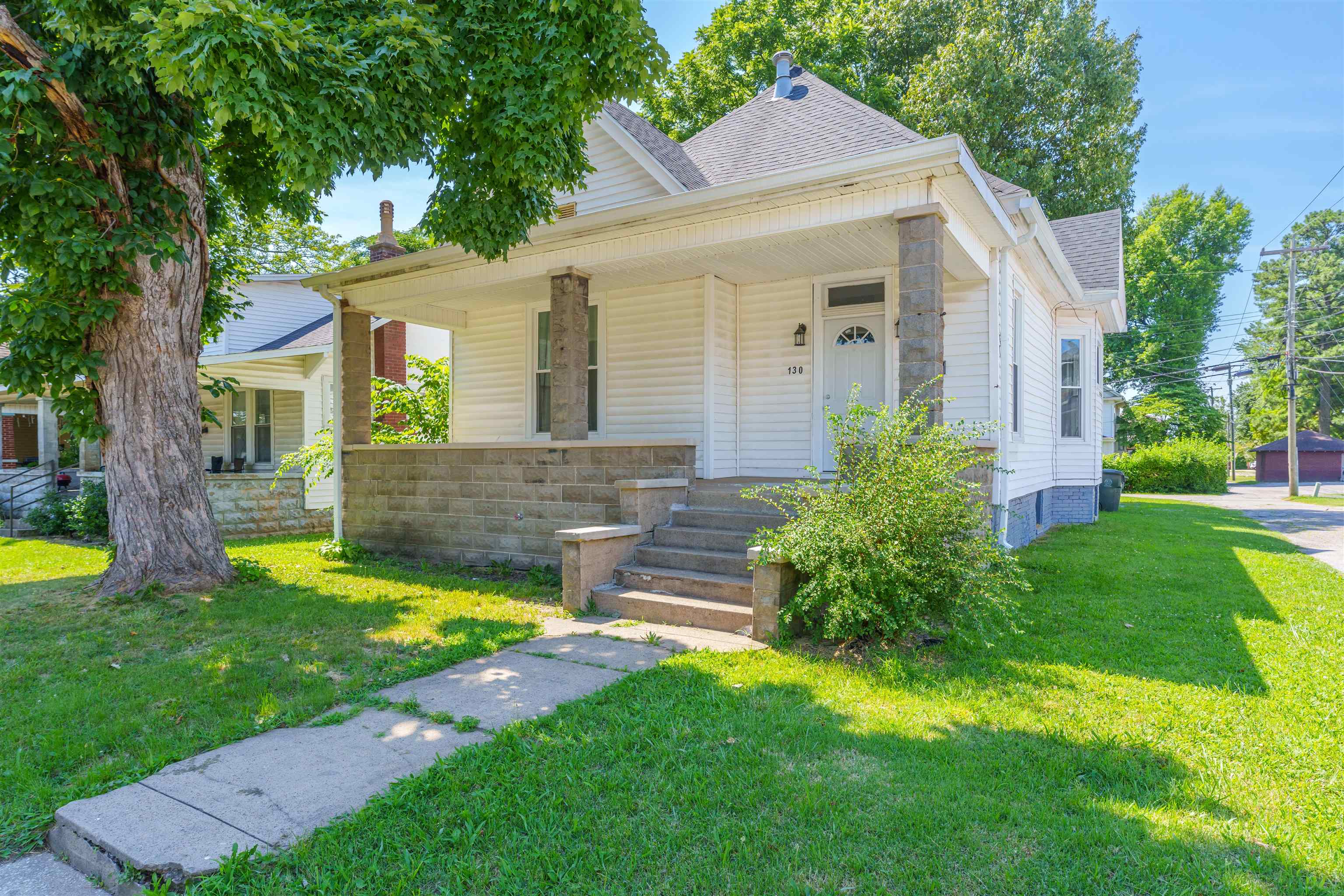 130 W 20th Street, Owensboro, Kentucky 42303, 3 Bedrooms Bedrooms, ,2 BathroomsBathrooms,Single Family Residence,For Sale,W 20th Street,90040