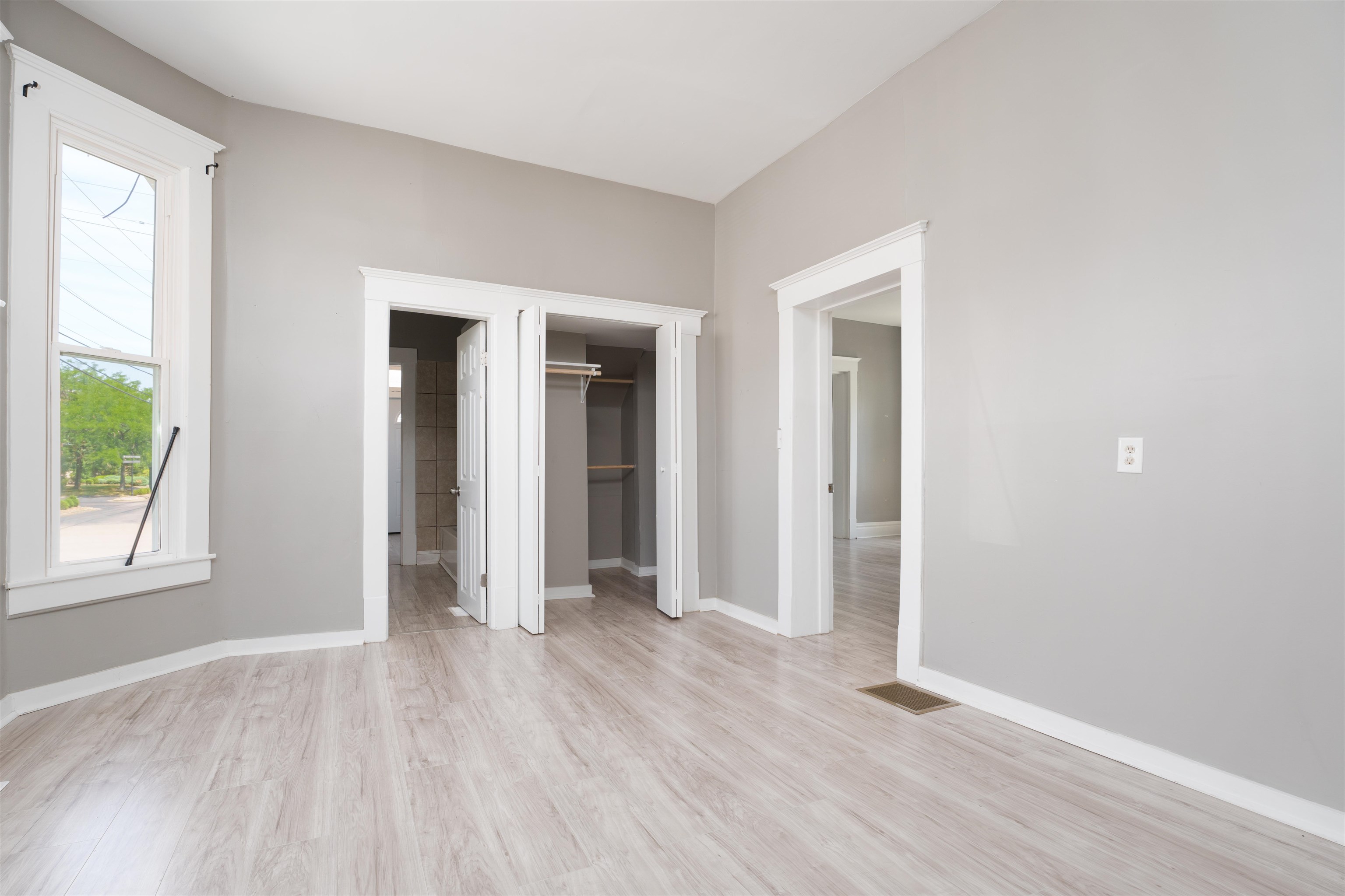 130 W 20th Street, Owensboro, Kentucky 42303, 3 Bedrooms Bedrooms, ,2 BathroomsBathrooms,Single Family Residence,For Sale,W 20th Street,90040
