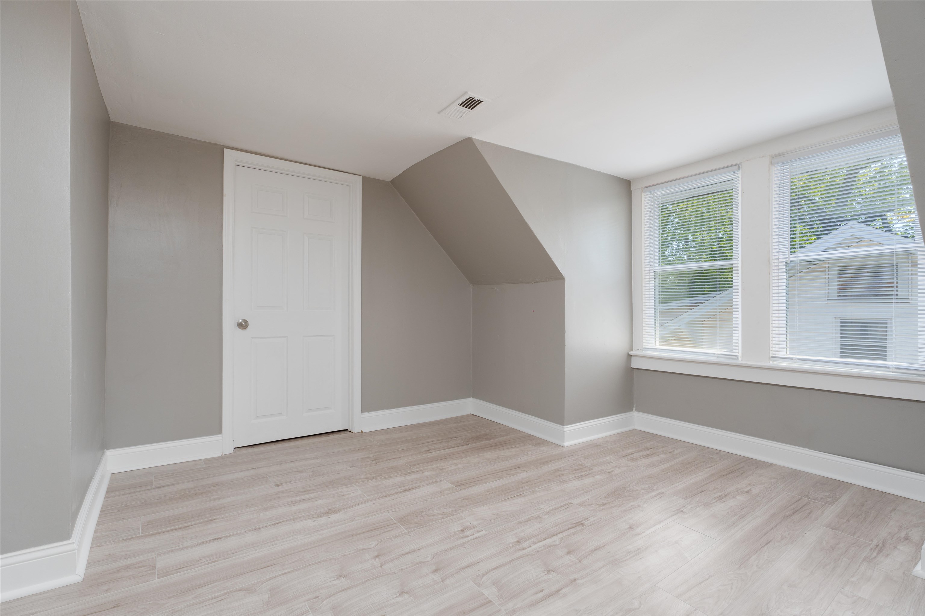 130 W 20th Street, Owensboro, Kentucky 42303, 3 Bedrooms Bedrooms, ,2 BathroomsBathrooms,Single Family Residence,For Sale,W 20th Street,90040