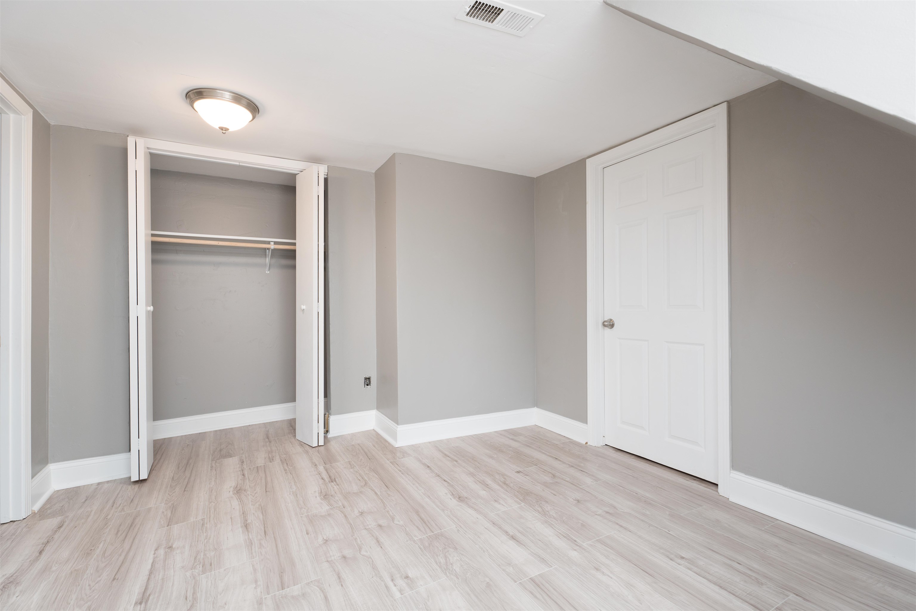 130 W 20th Street, Owensboro, Kentucky 42303, 3 Bedrooms Bedrooms, ,2 BathroomsBathrooms,Single Family Residence,For Sale,W 20th Street,90040