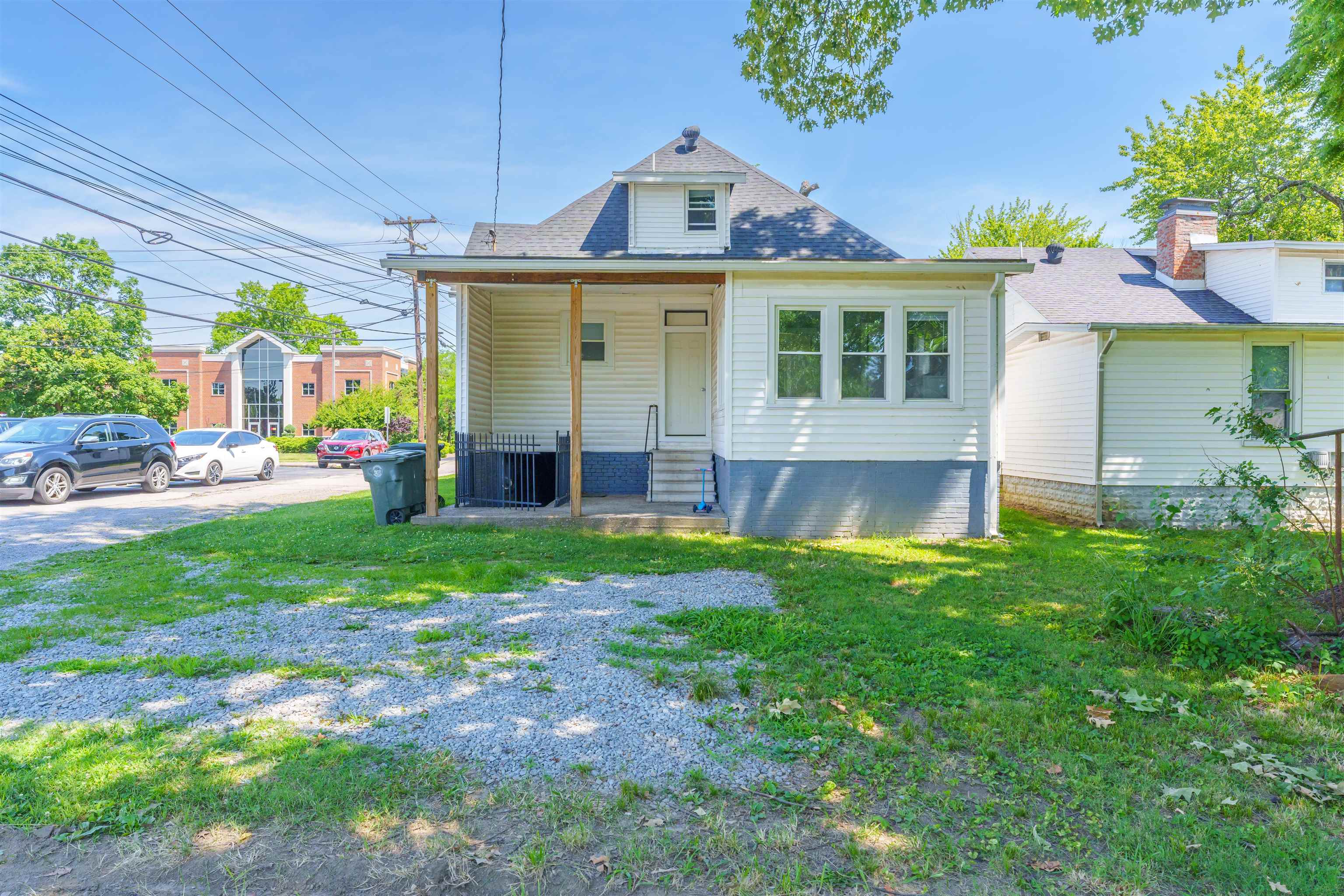 130 W 20th Street, Owensboro, Kentucky 42303, 3 Bedrooms Bedrooms, ,2 BathroomsBathrooms,Single Family Residence,For Sale,W 20th Street,90040