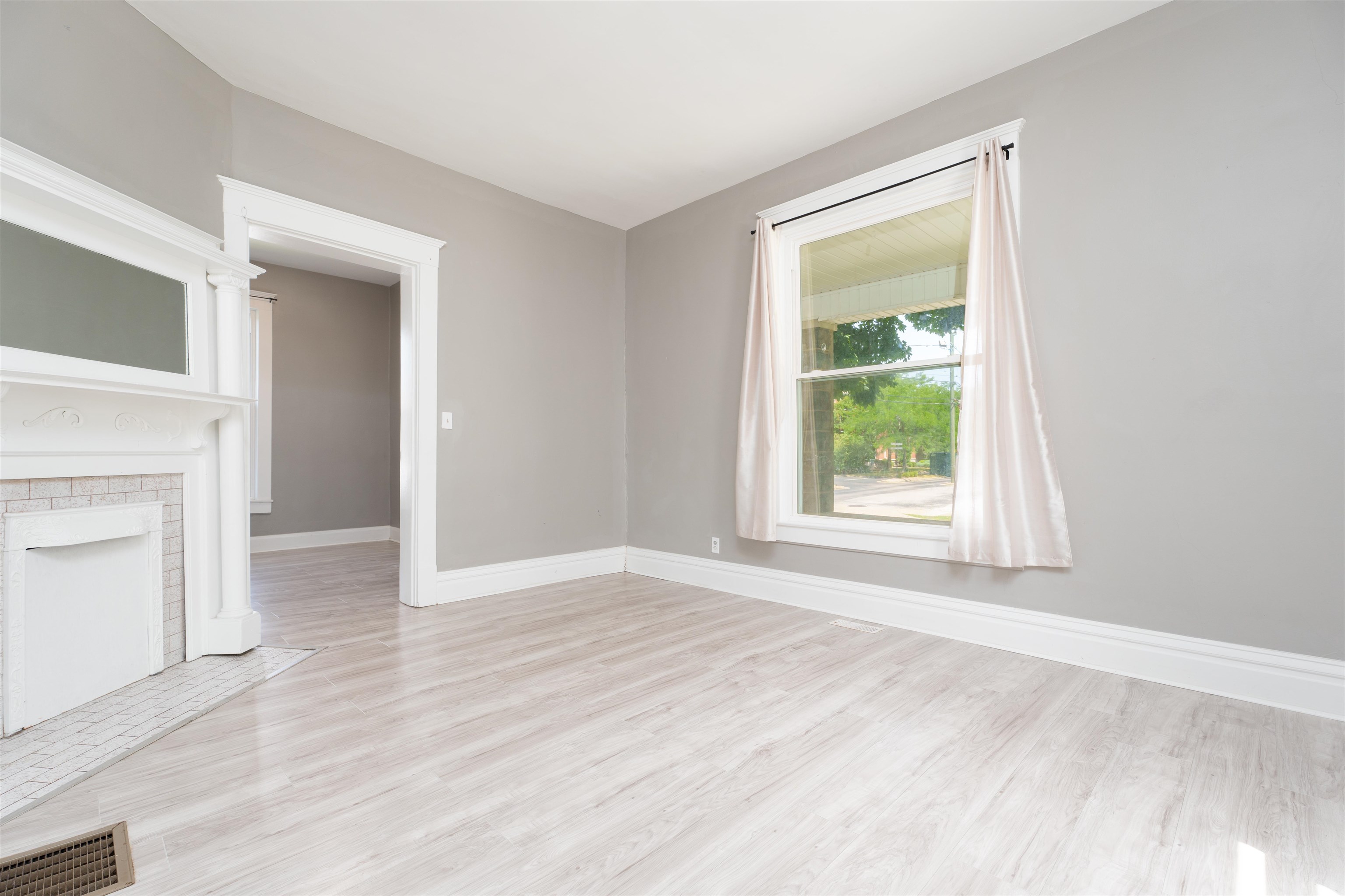 130 W 20th Street, Owensboro, Kentucky 42303, 3 Bedrooms Bedrooms, ,2 BathroomsBathrooms,Single Family Residence,For Sale,W 20th Street,90040
