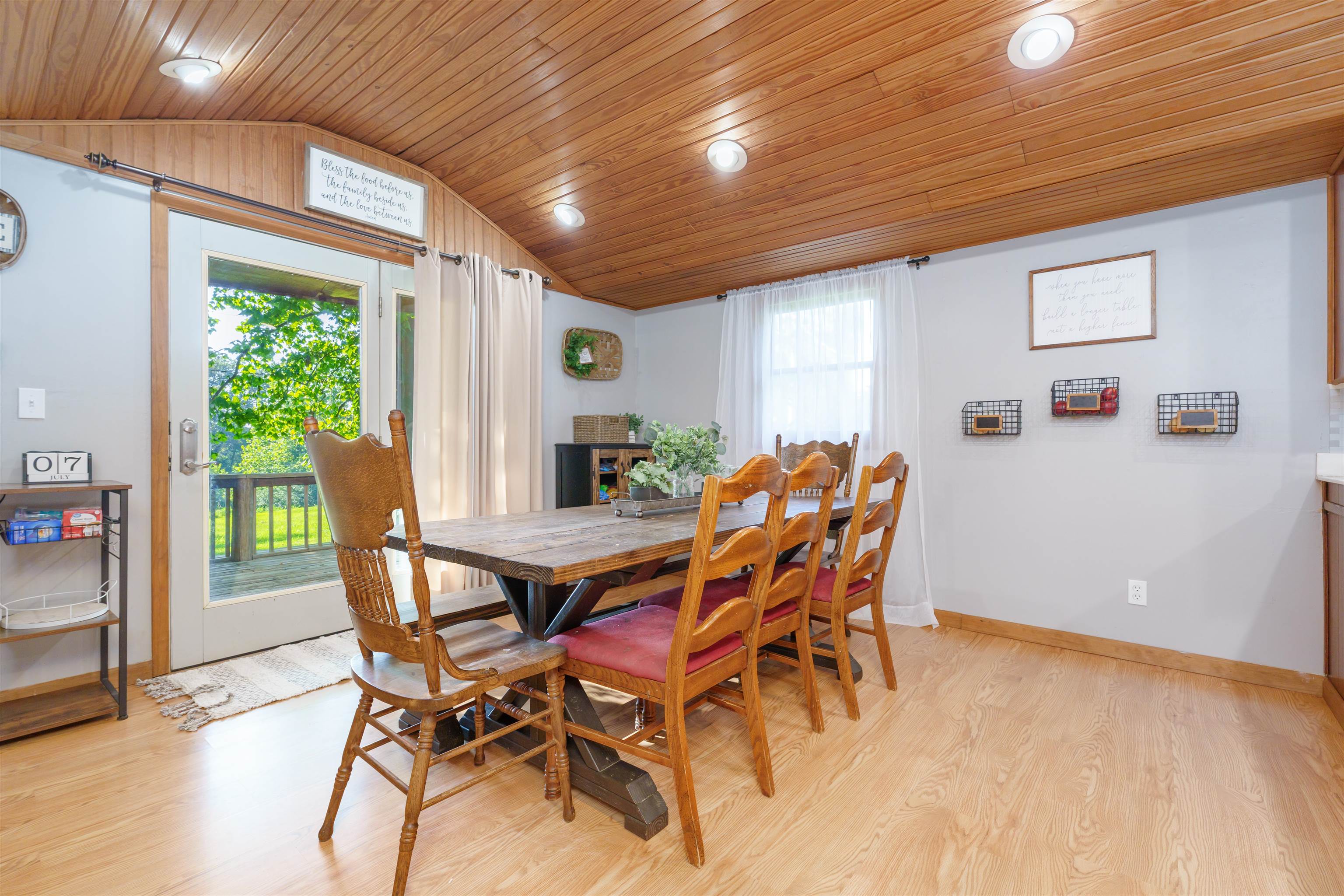 8445 Pleasant Hill Rd., Henderson, Kentucky 42420, 3 Bedrooms Bedrooms, ,2 BathroomsBathrooms,Single Family Residence,For Sale,Pleasant Hill Rd.,90042