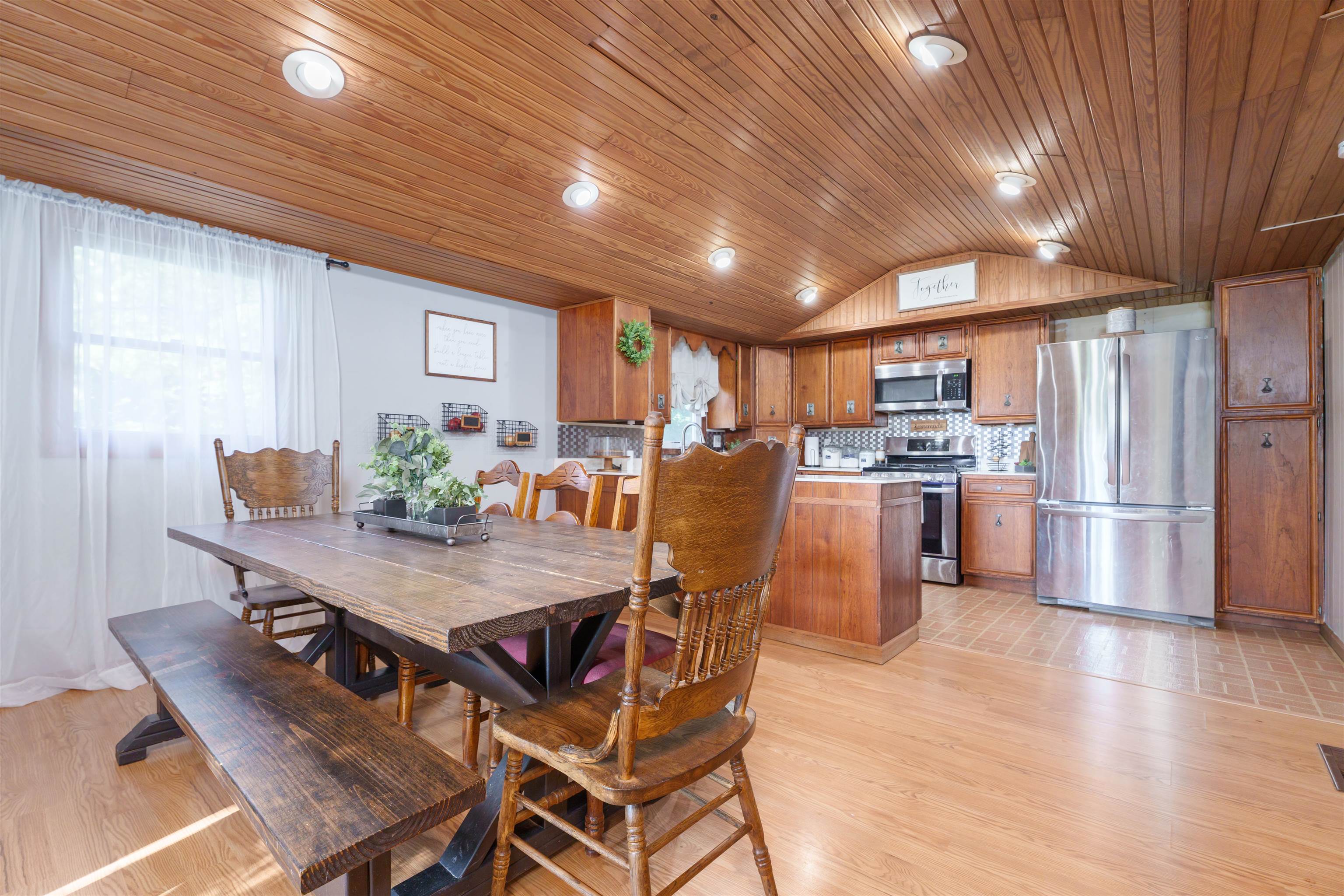 8445 Pleasant Hill Rd., Henderson, Kentucky 42420, 3 Bedrooms Bedrooms, ,2 BathroomsBathrooms,Single Family Residence,For Sale,Pleasant Hill Rd.,90042