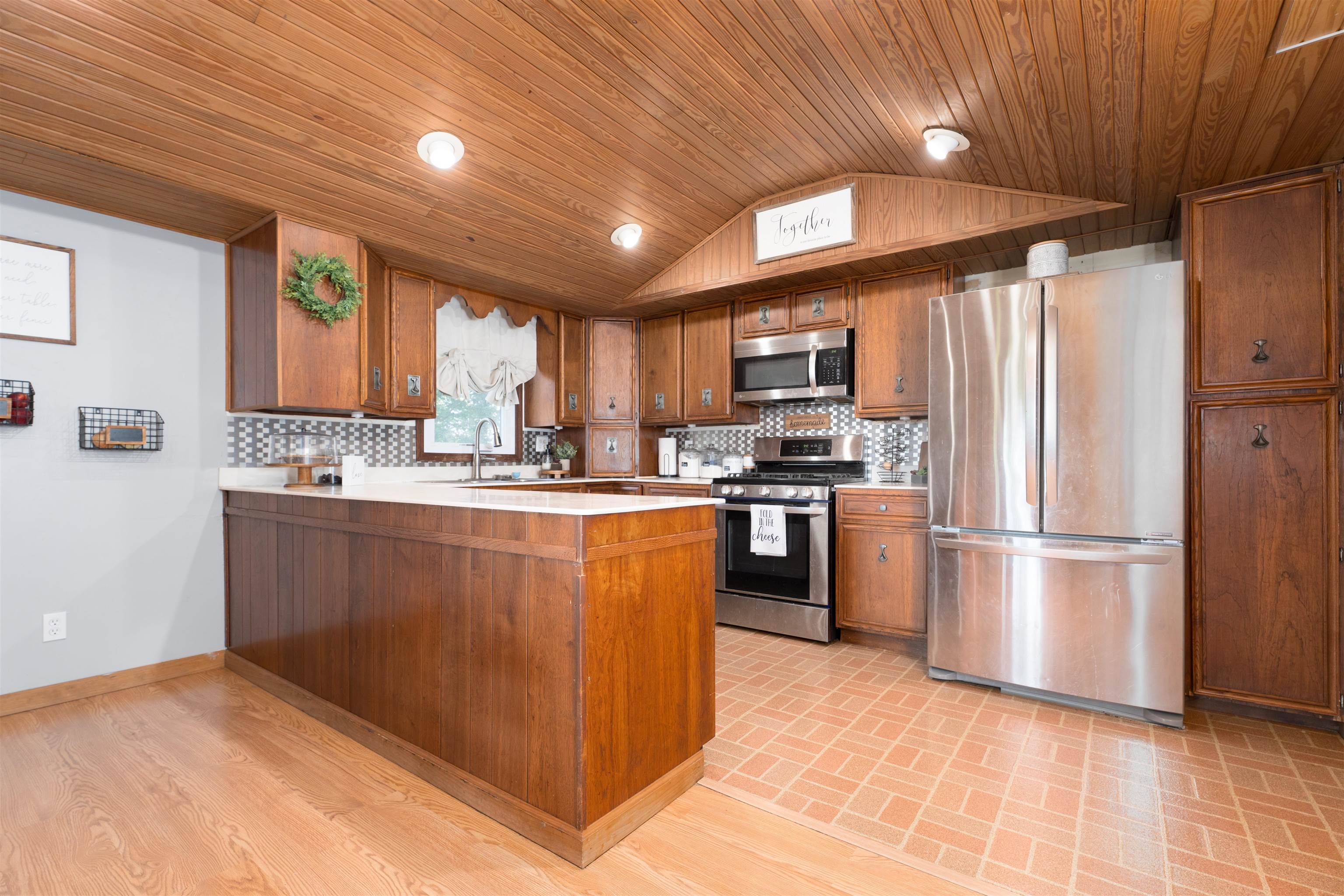 8445 Pleasant Hill Rd., Henderson, Kentucky 42420, 3 Bedrooms Bedrooms, ,2 BathroomsBathrooms,Single Family Residence,For Sale,Pleasant Hill Rd.,90042