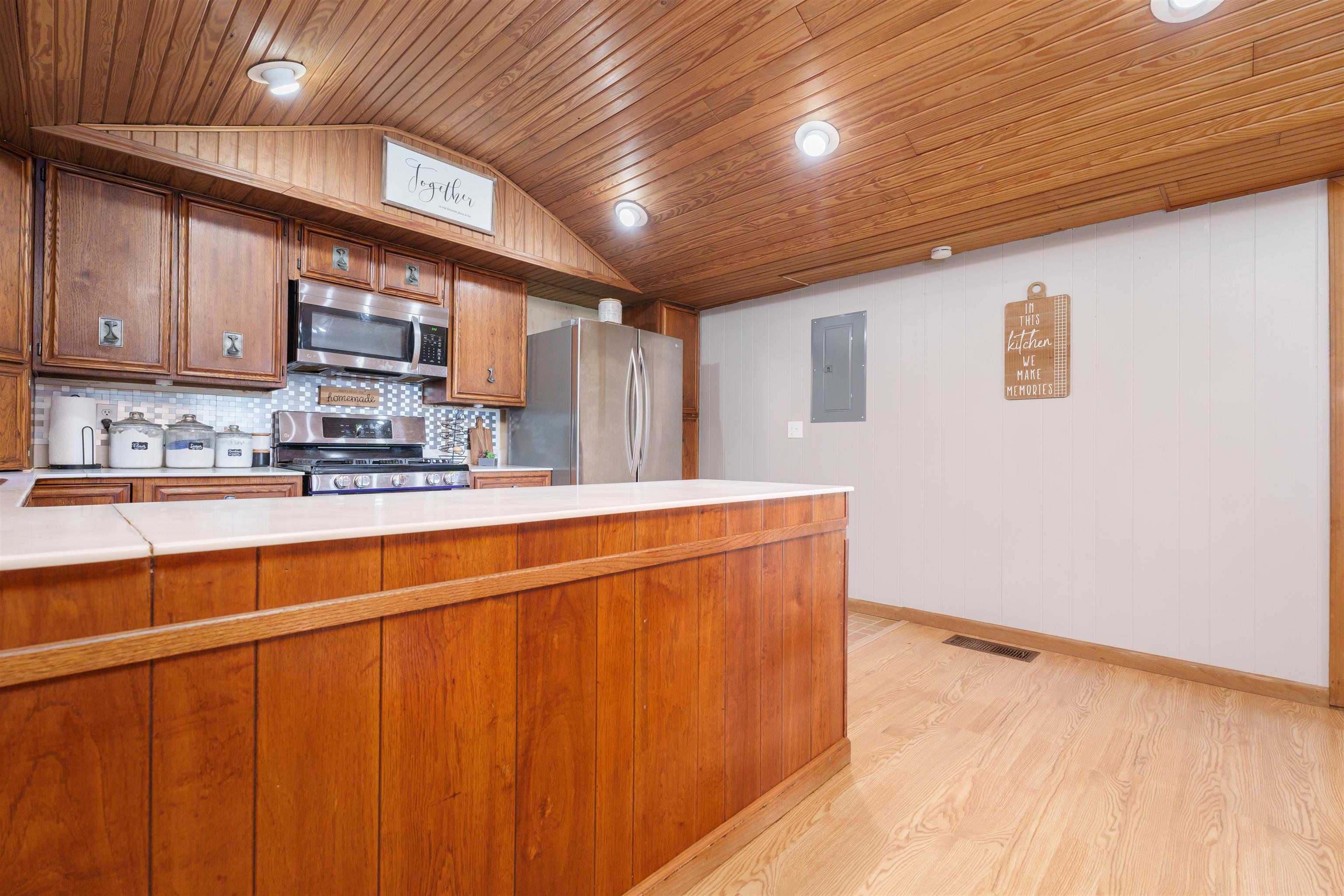 8445 Pleasant Hill Rd., Henderson, Kentucky 42420, 3 Bedrooms Bedrooms, ,2 BathroomsBathrooms,Single Family Residence,For Sale,Pleasant Hill Rd.,90042