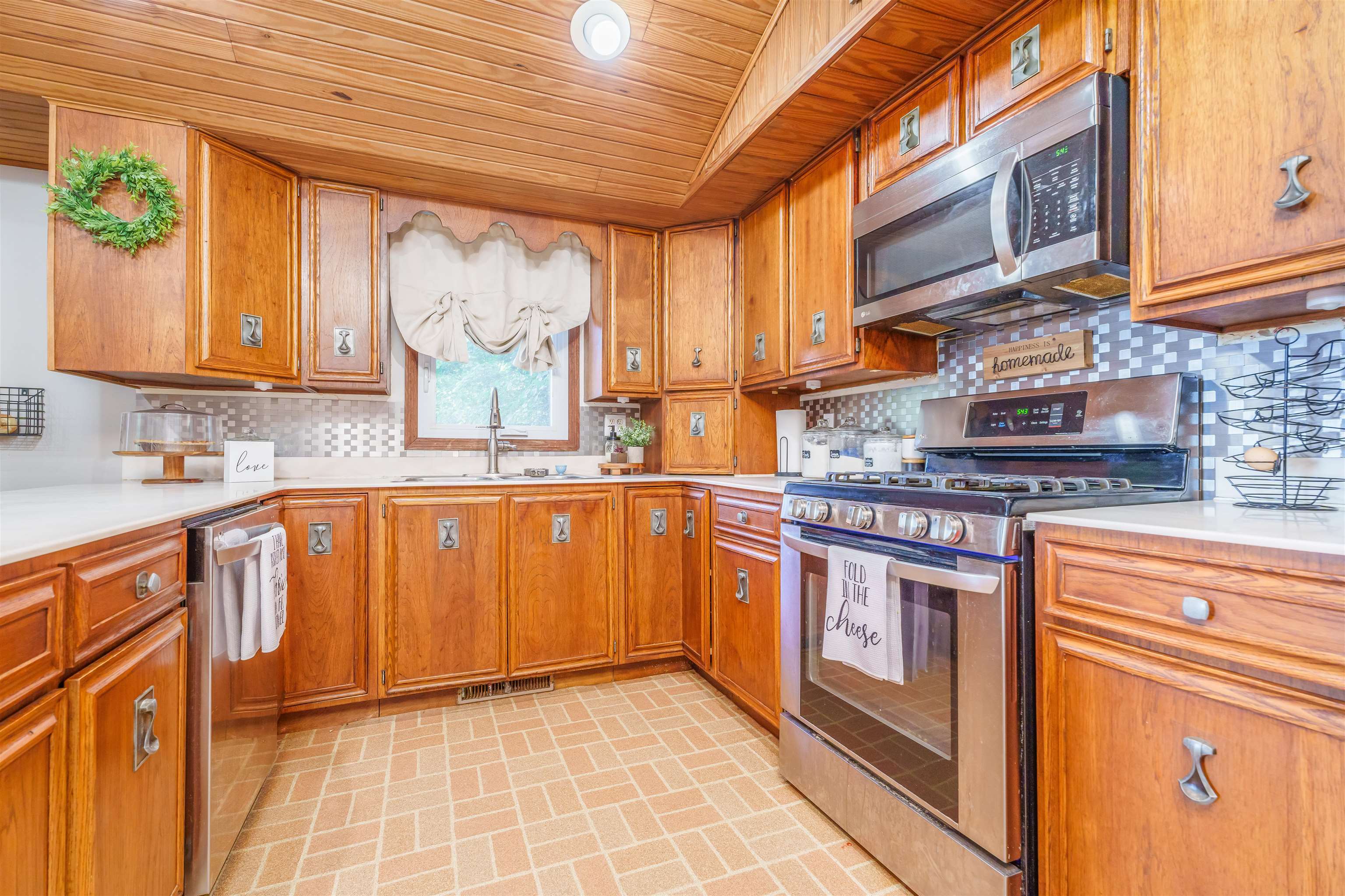 8445 Pleasant Hill Rd., Henderson, Kentucky 42420, 3 Bedrooms Bedrooms, ,2 BathroomsBathrooms,Single Family Residence,For Sale,Pleasant Hill Rd.,90042