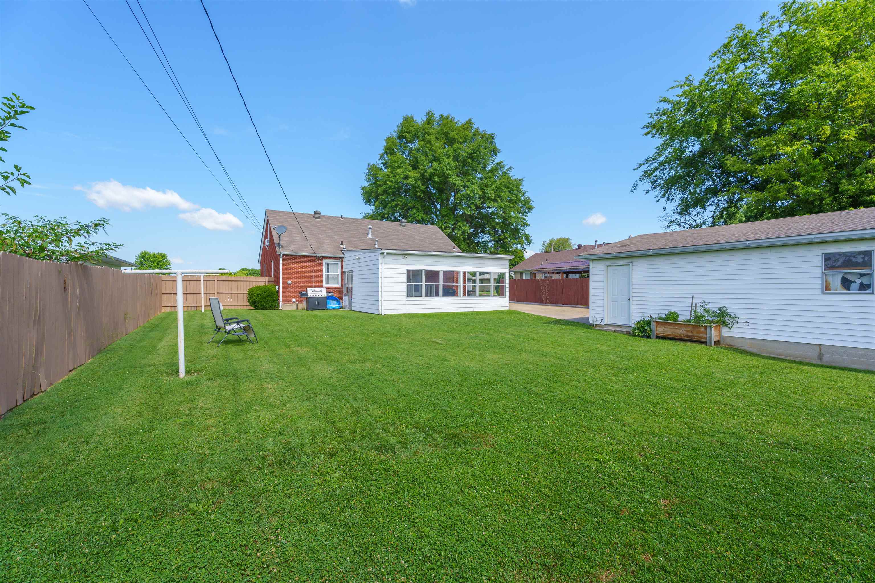 3015 Meadowland Drive, Owensboro, Kentucky 42303, 5 Bedrooms Bedrooms, ,2 BathroomsBathrooms,Single Family Residence,For Sale,Meadowland Drive,90046