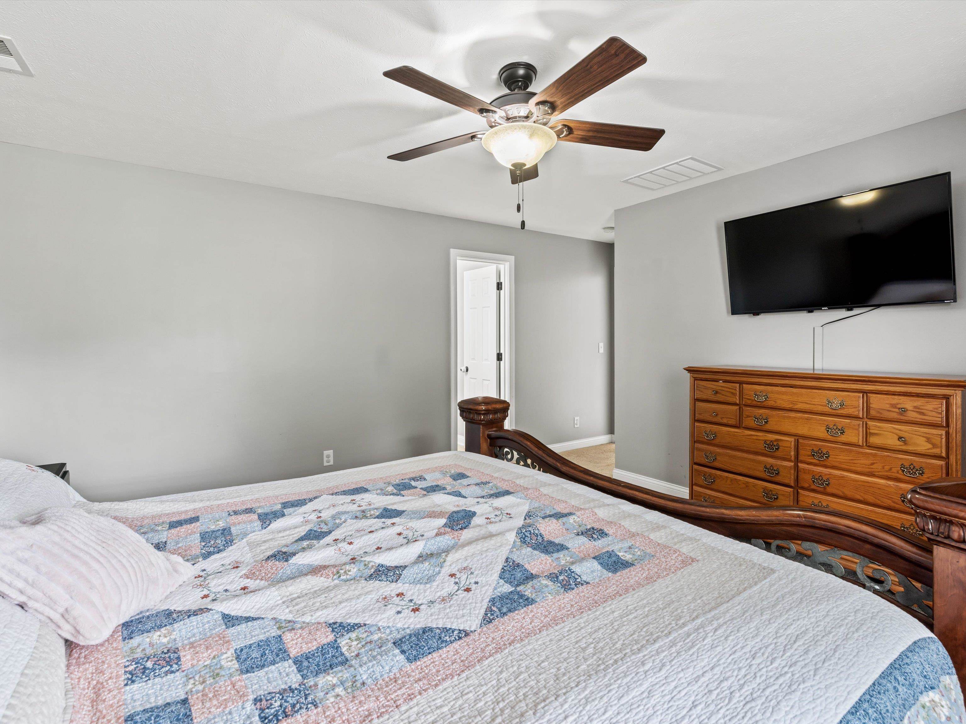 210 Santa Maria Drive, Owensboro, Kentucky 42301, 4 Bedrooms Bedrooms, ,2 BathroomsBathrooms,Single Family Residence,For Sale,Santa Maria Drive,90047
