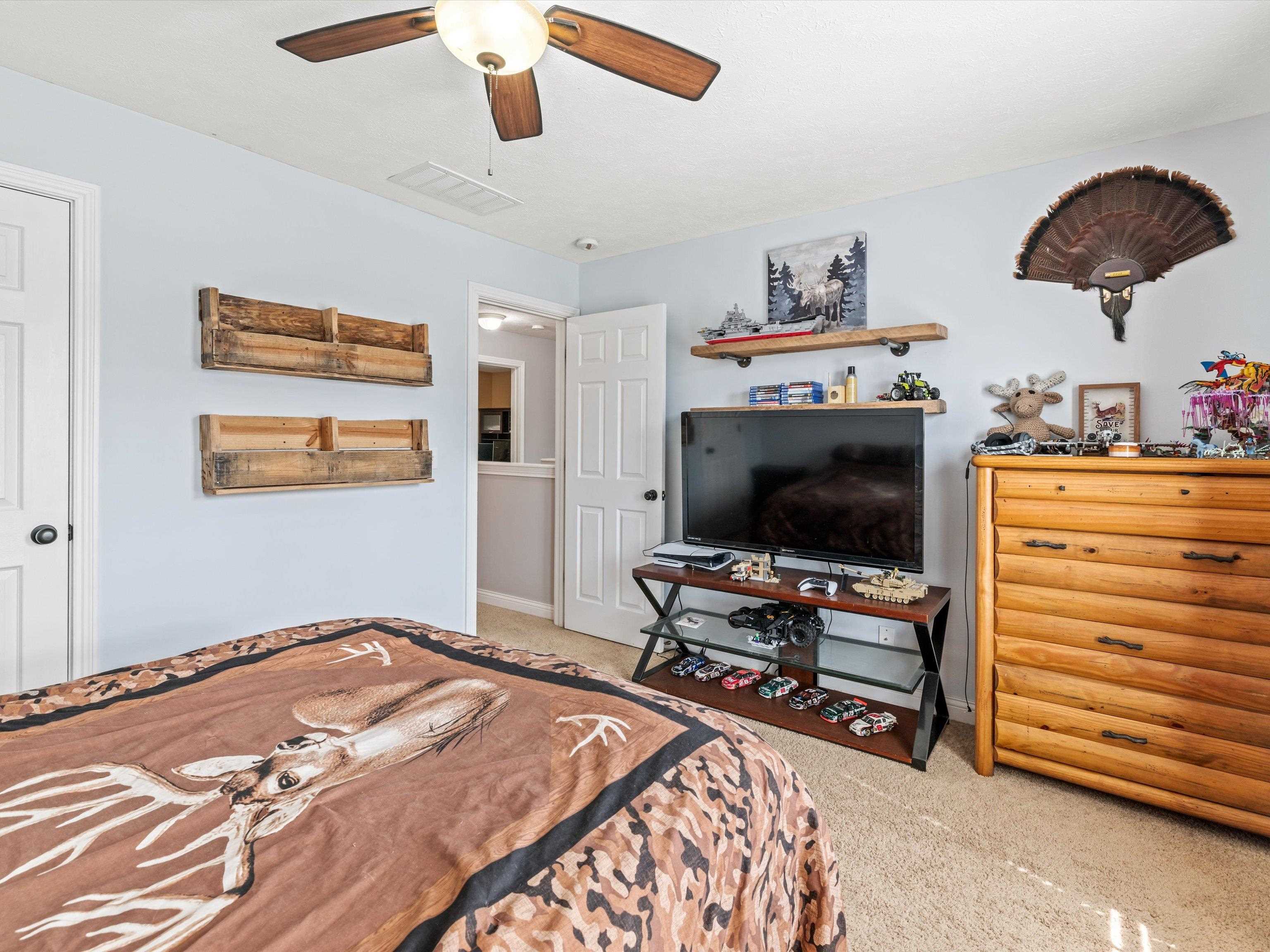 210 Santa Maria Drive, Owensboro, Kentucky 42301, 4 Bedrooms Bedrooms, ,2 BathroomsBathrooms,Single Family Residence,For Sale,Santa Maria Drive,90047