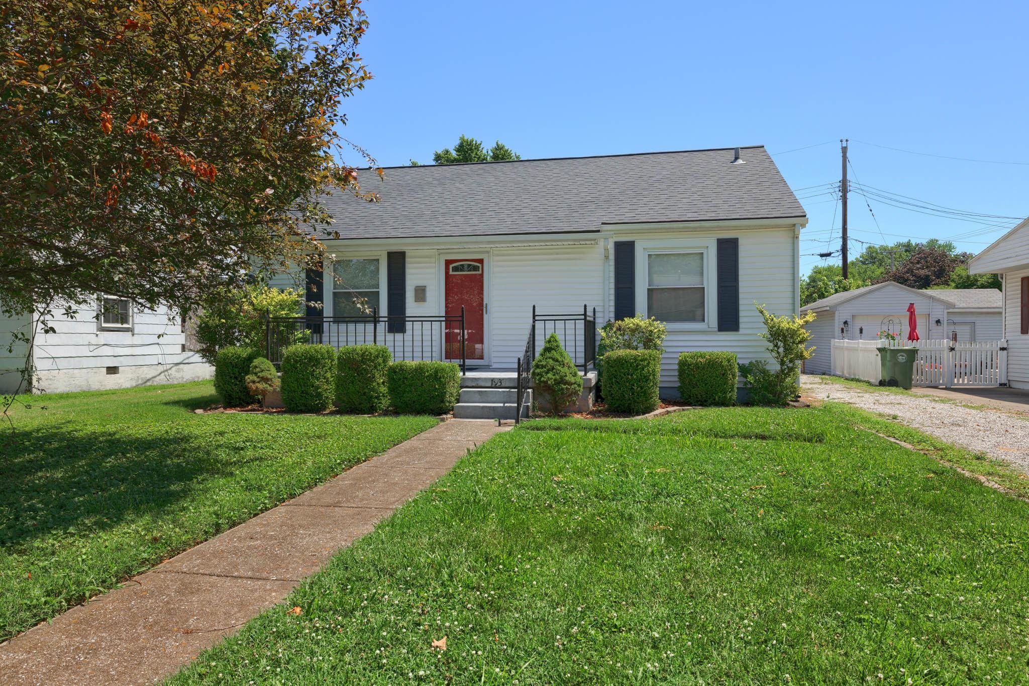 1933 Windsor Ave, Owensboro, Kentucky 42301, 2 Bedrooms Bedrooms, ,1 BathroomBathrooms,Single Family Residence,For Sale,Windsor Ave,90049