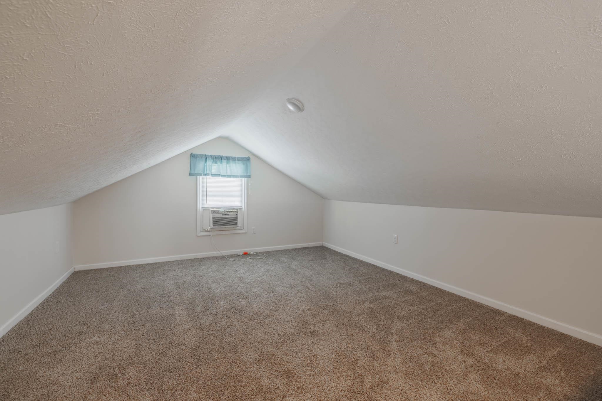 1933 Windsor Ave, Owensboro, Kentucky 42301, 2 Bedrooms Bedrooms, ,1 BathroomBathrooms,Single Family Residence,For Sale,Windsor Ave,90049