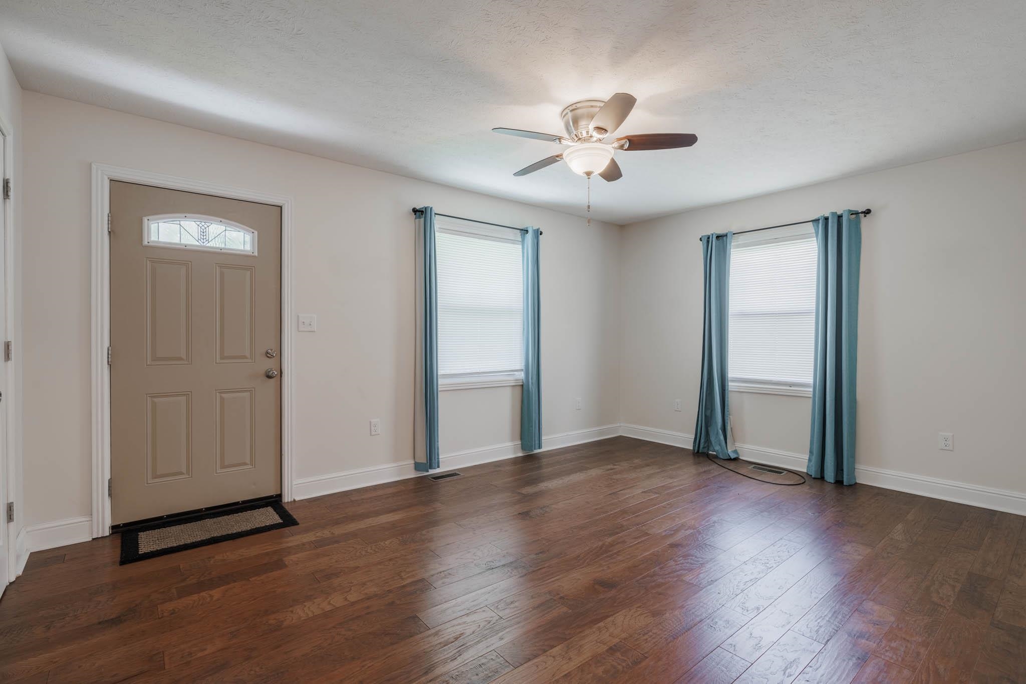1933 Windsor Ave, Owensboro, Kentucky 42301, 2 Bedrooms Bedrooms, ,1 BathroomBathrooms,Single Family Residence,For Sale,Windsor Ave,90049