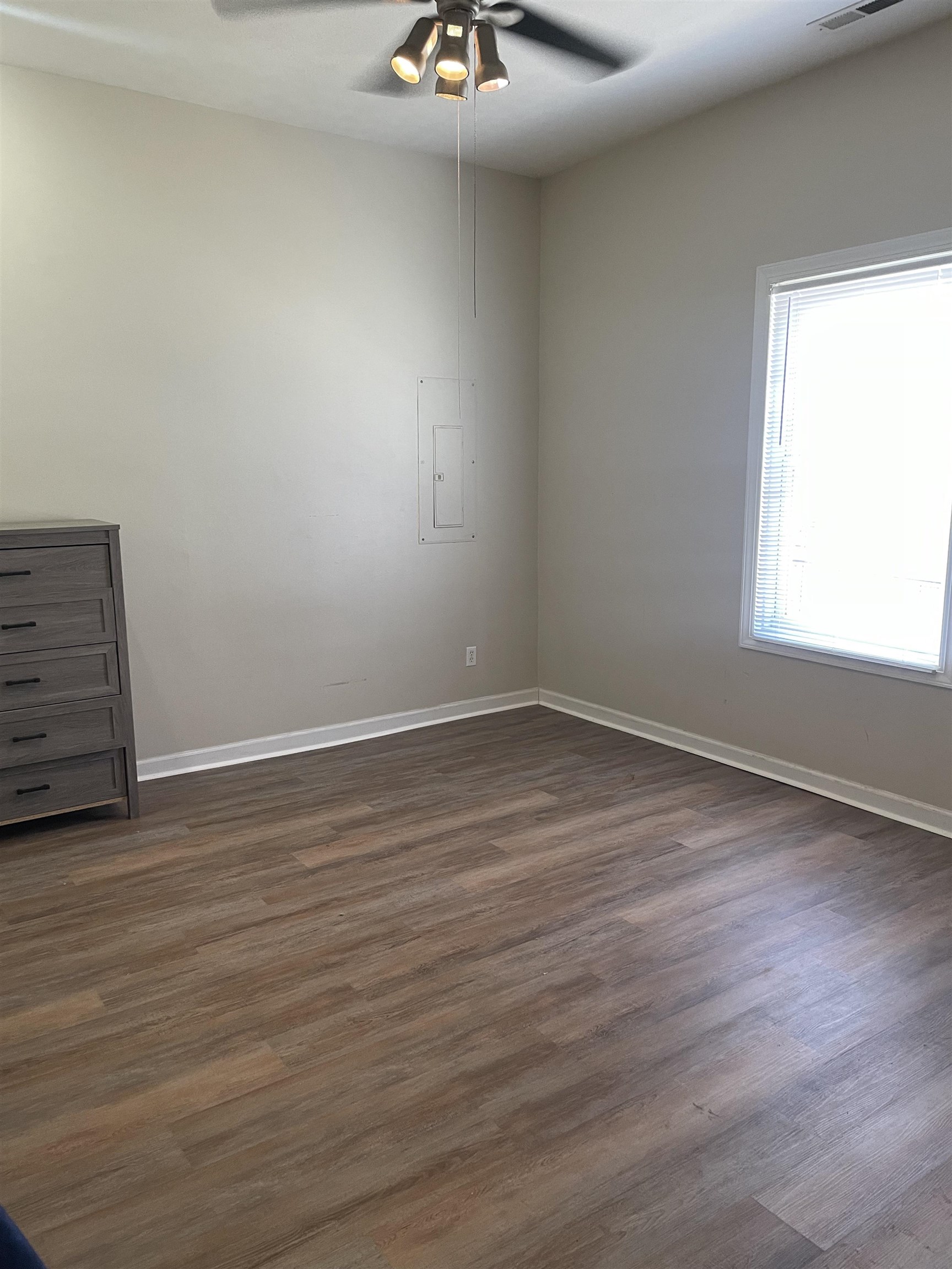 511 7th Street, Owensboro, Kentucky 42303, 2 Bedrooms Bedrooms, ,1 BathroomBathrooms,Single Family Residence,For Sale,7th Street,90054