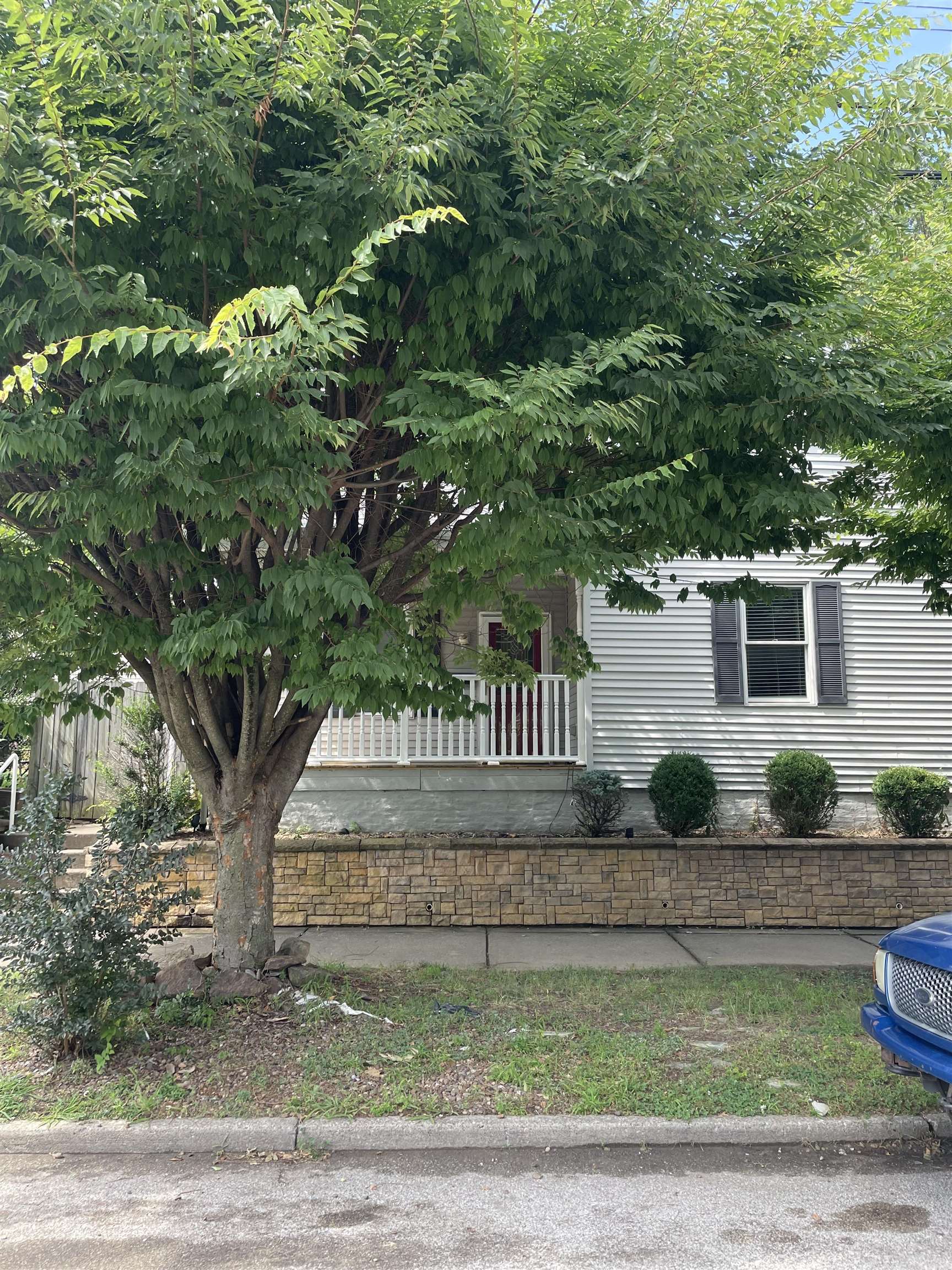 511 7th Street, Owensboro, Kentucky 42303, 2 Bedrooms Bedrooms, ,1 BathroomBathrooms,Single Family Residence,For Sale,7th Street,90054