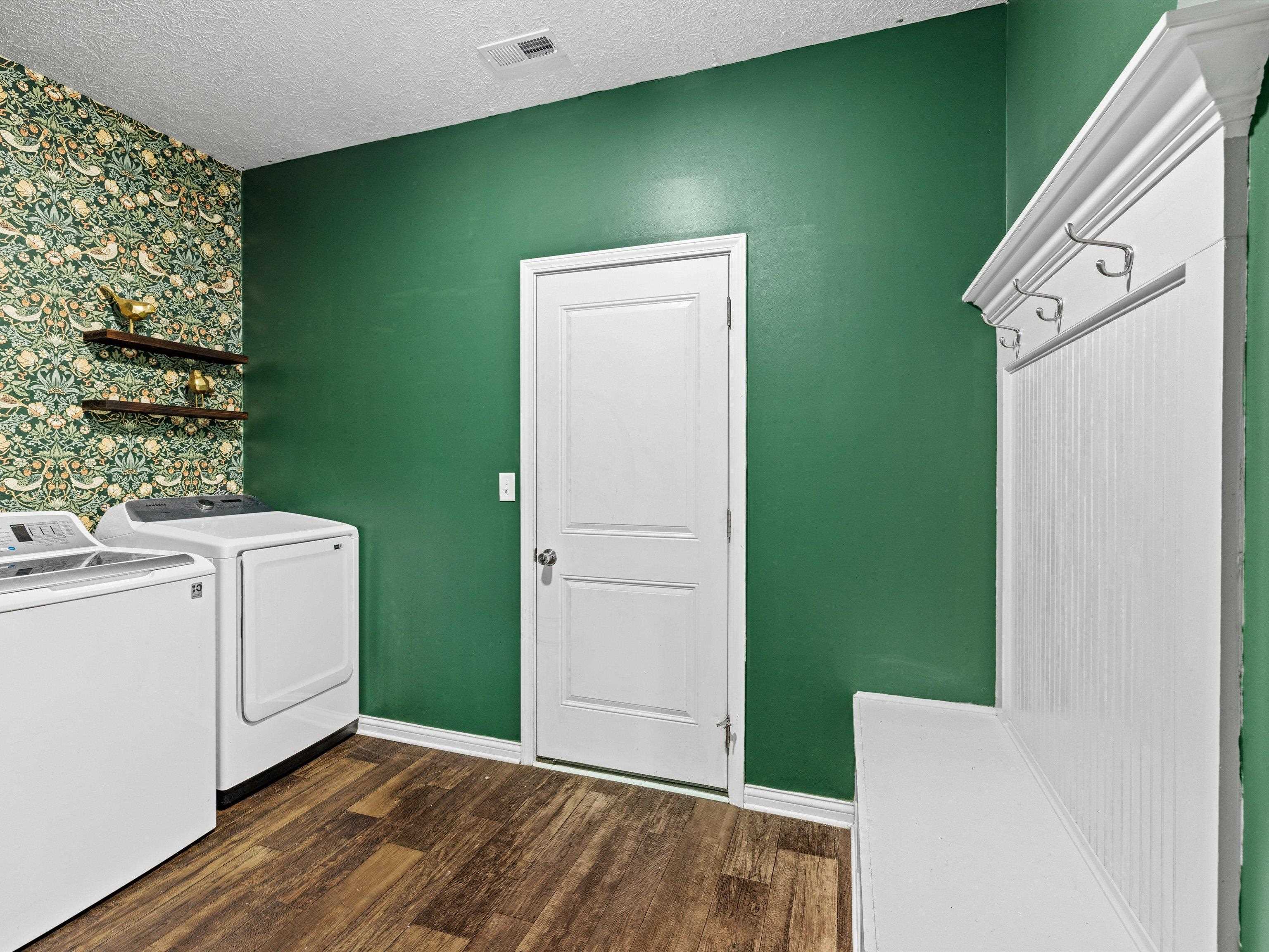 5506 Goldenrod Ln, Owensboro, Kentucky 42301, 5 Bedrooms Bedrooms, ,2 BathroomsBathrooms,Single Family Residence,For Sale,Goldenrod Ln,90059