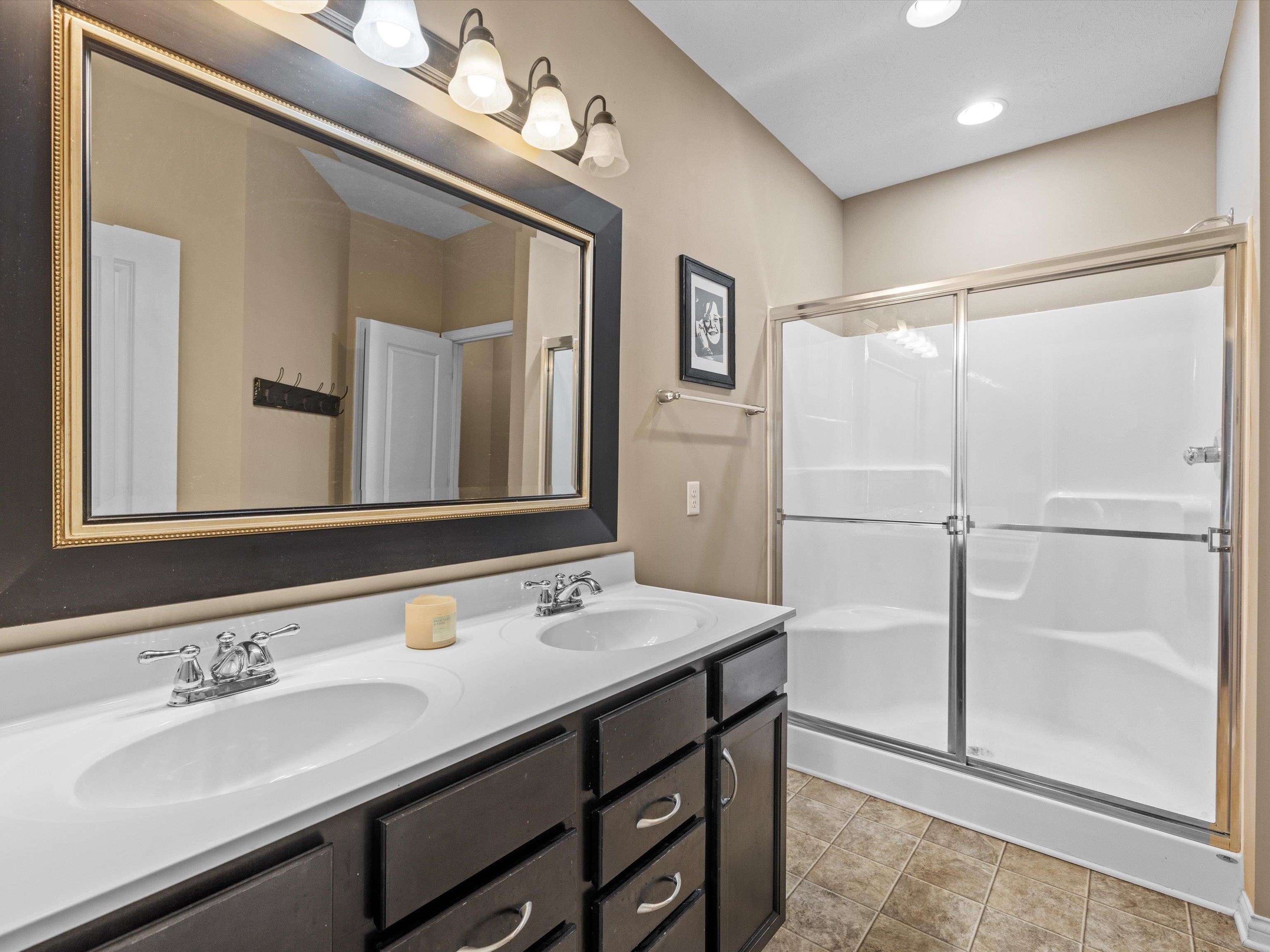 5506 Goldenrod Ln, Owensboro, Kentucky 42301, 5 Bedrooms Bedrooms, ,2 BathroomsBathrooms,Single Family Residence,For Sale,Goldenrod Ln,90059