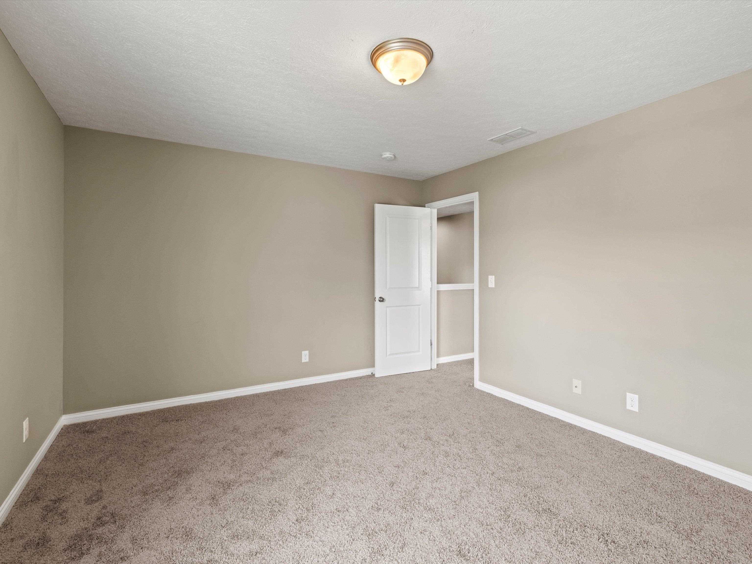 5506 Goldenrod Ln, Owensboro, Kentucky 42301, 5 Bedrooms Bedrooms, ,2 BathroomsBathrooms,Single Family Residence,For Sale,Goldenrod Ln,90059