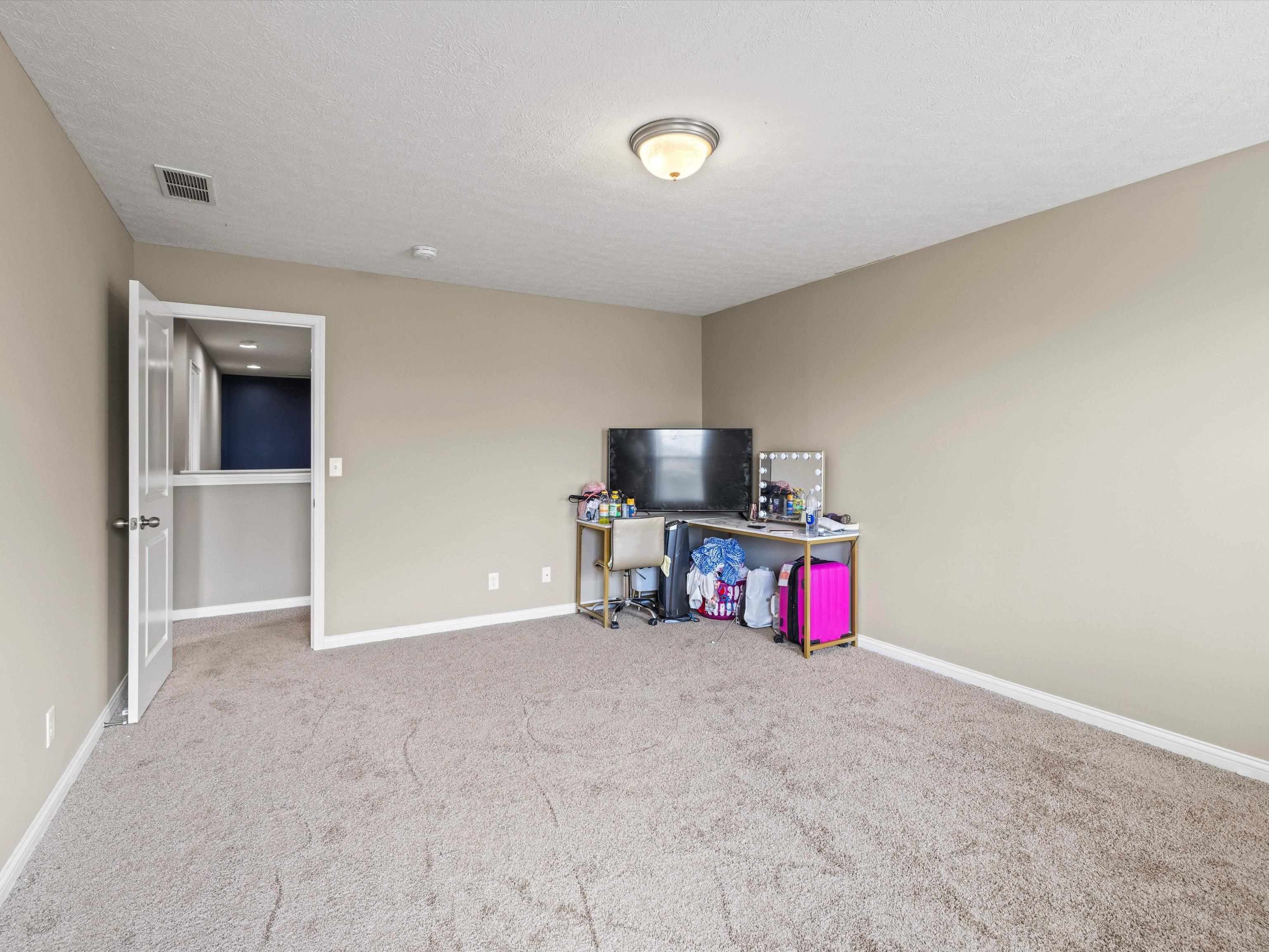 5506 Goldenrod Ln, Owensboro, Kentucky 42301, 5 Bedrooms Bedrooms, ,2 BathroomsBathrooms,Single Family Residence,For Sale,Goldenrod Ln,90059