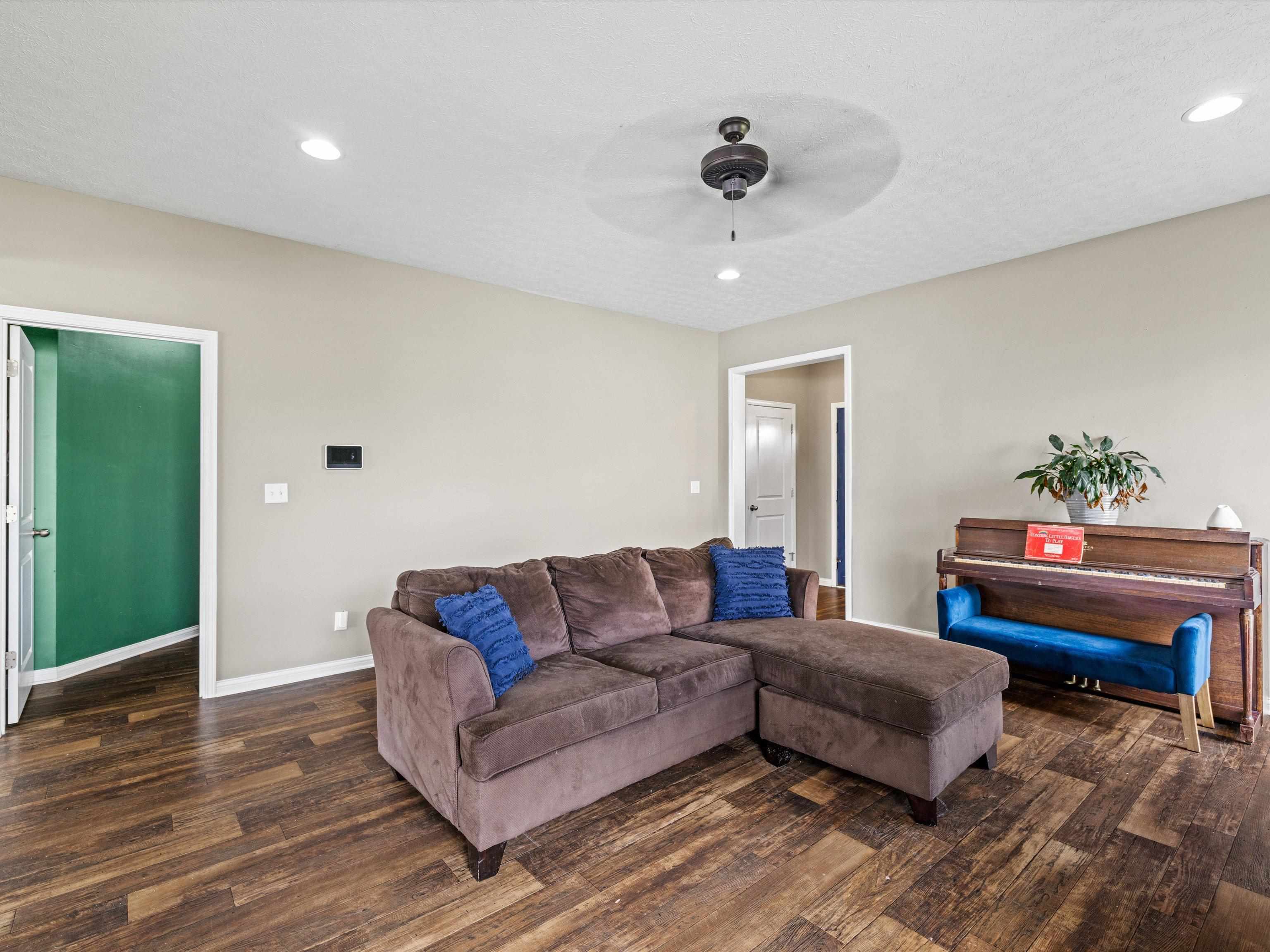 5506 Goldenrod Ln, Owensboro, Kentucky 42301, 5 Bedrooms Bedrooms, ,2 BathroomsBathrooms,Single Family Residence,For Sale,Goldenrod Ln,90059