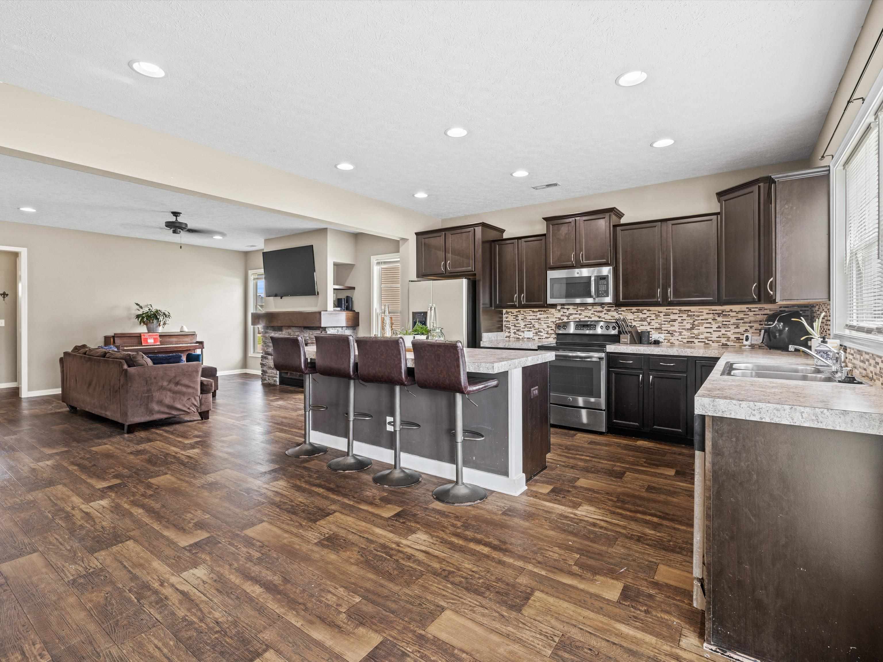 5506 Goldenrod Ln, Owensboro, Kentucky 42301, 5 Bedrooms Bedrooms, ,2 BathroomsBathrooms,Single Family Residence,For Sale,Goldenrod Ln,90059