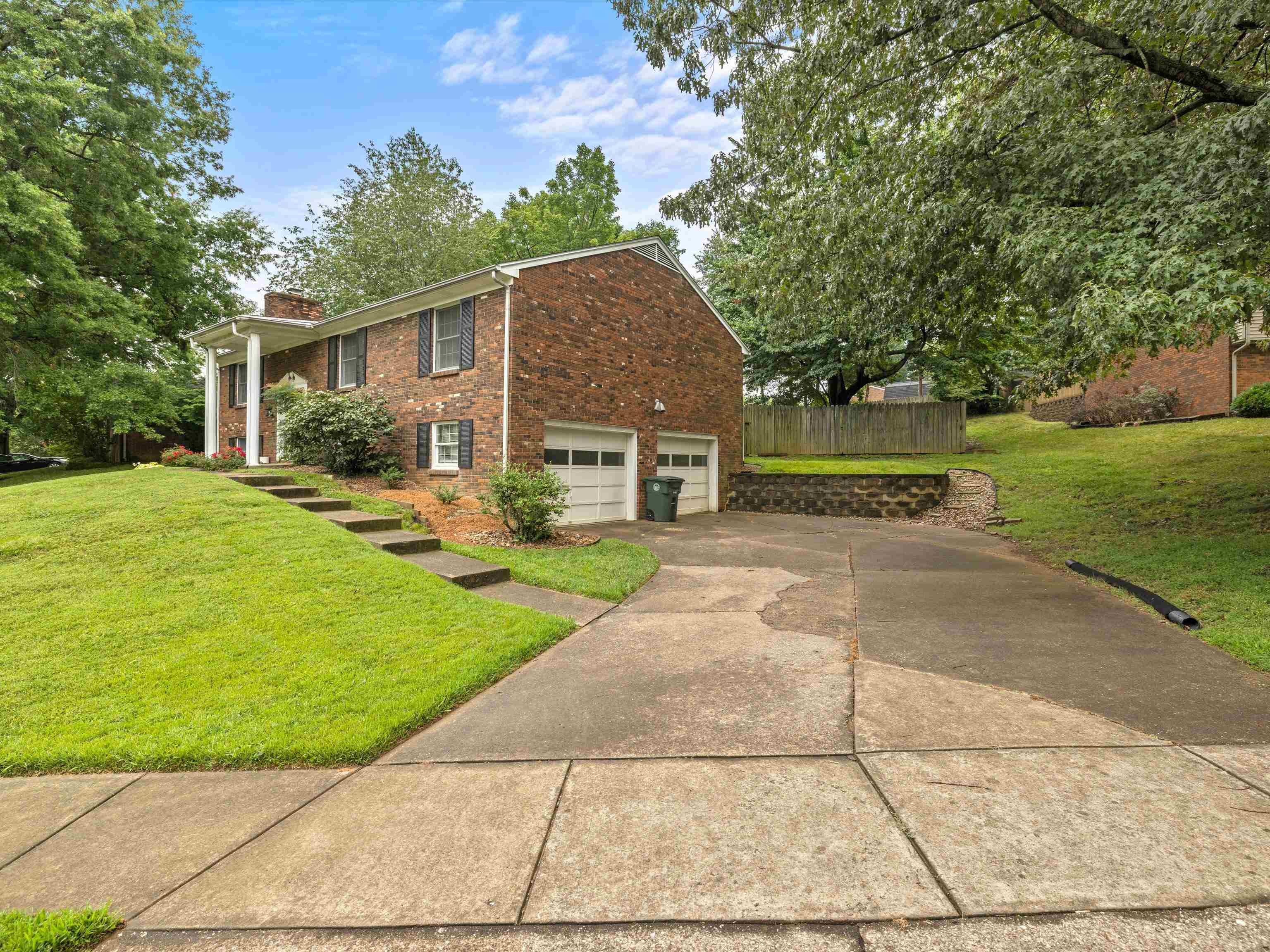 2332 Crescent Hill Court, Owensboro, Kentucky 42303, 3 Bedrooms Bedrooms, ,2 BathroomsBathrooms,Single Family Residence,For Sale,Crescent Hill Court,90069