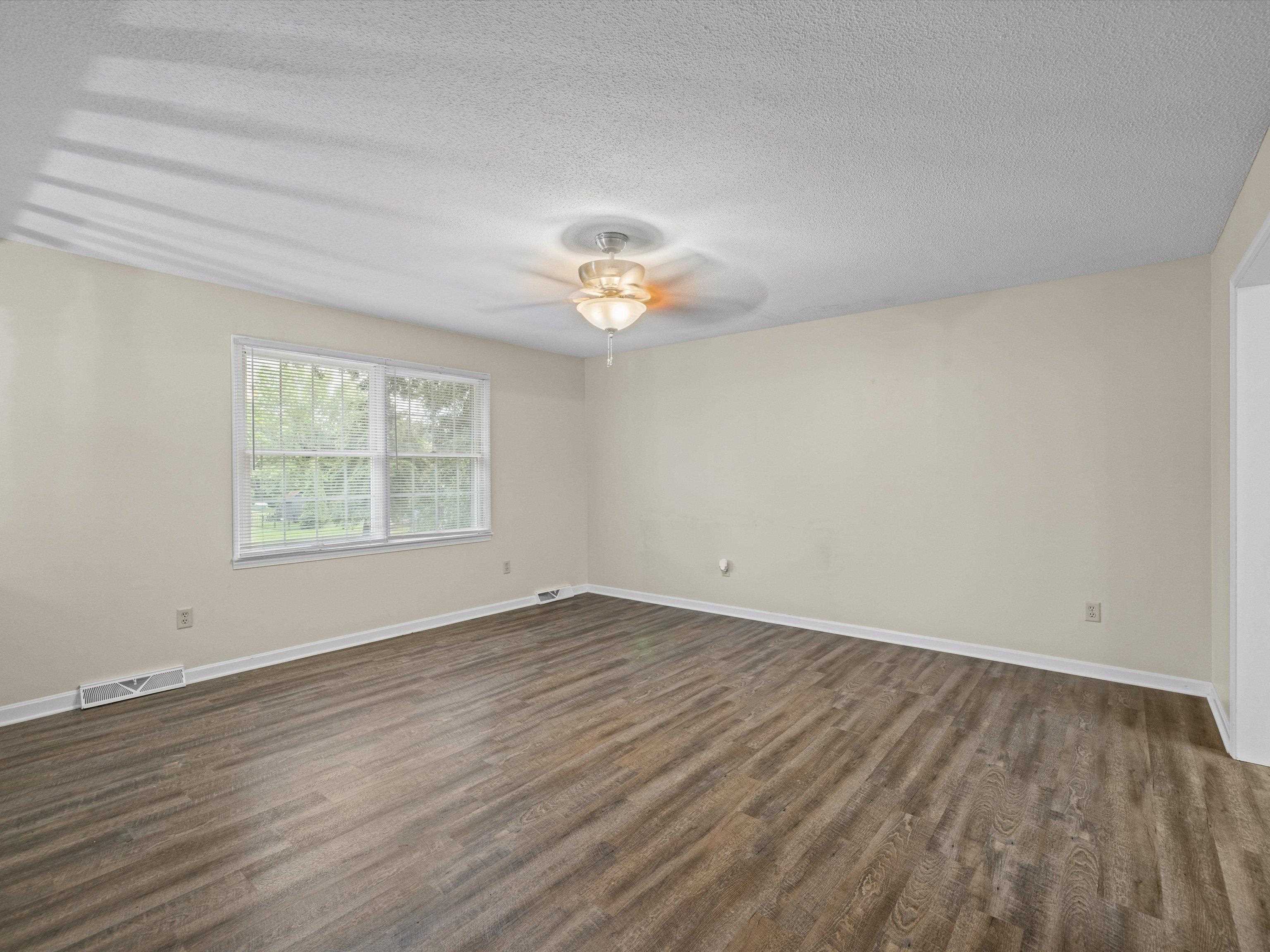 2332 Crescent Hill Court, Owensboro, Kentucky 42303, 3 Bedrooms Bedrooms, ,2 BathroomsBathrooms,Single Family Residence,For Sale,Crescent Hill Court,90069