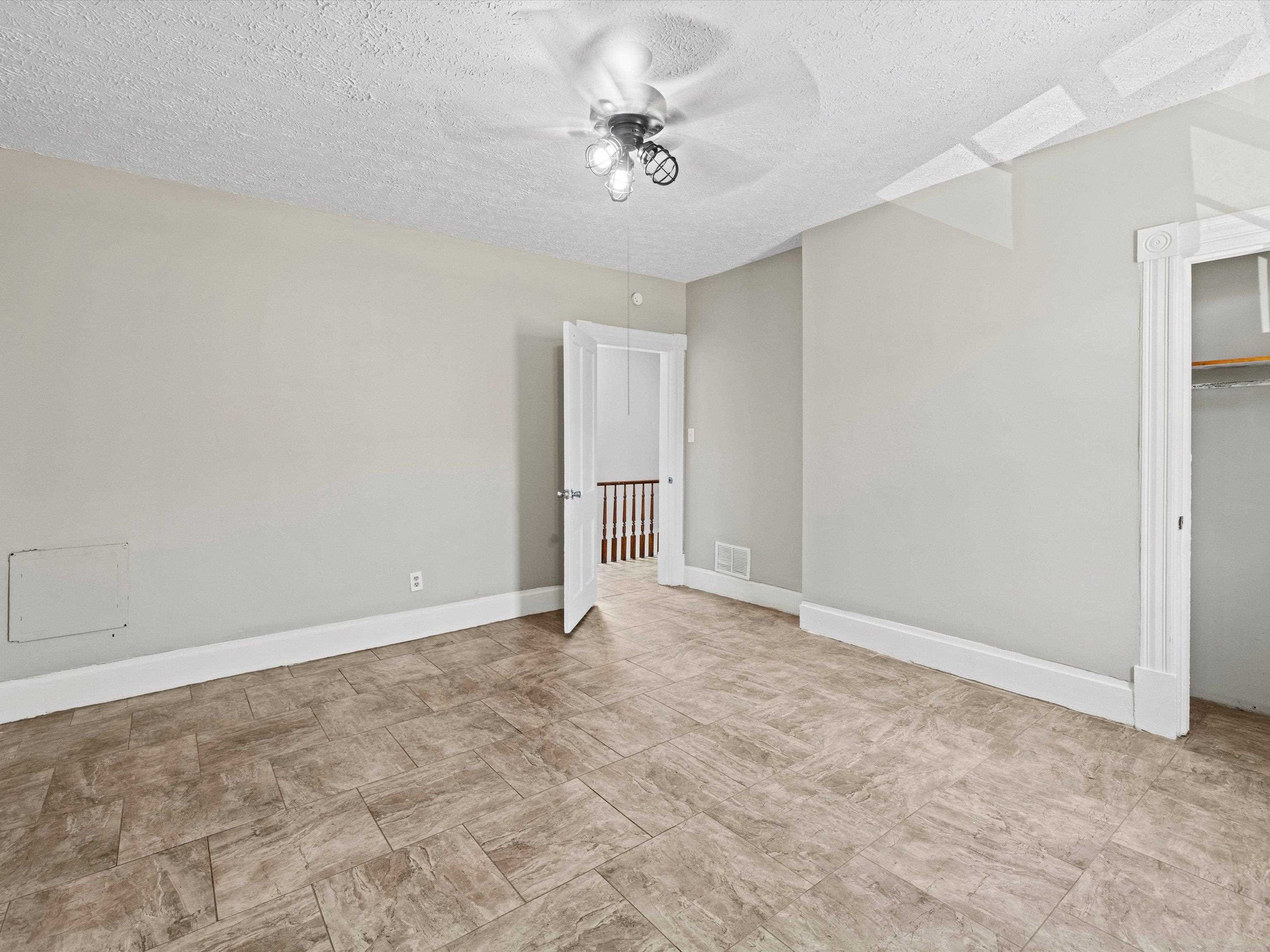 523 Walnut Street, Owensboro, Kentucky 42303, 3 Bedrooms Bedrooms, ,2 BathroomsBathrooms,Single Family Residence,For Sale,Walnut Street,90070