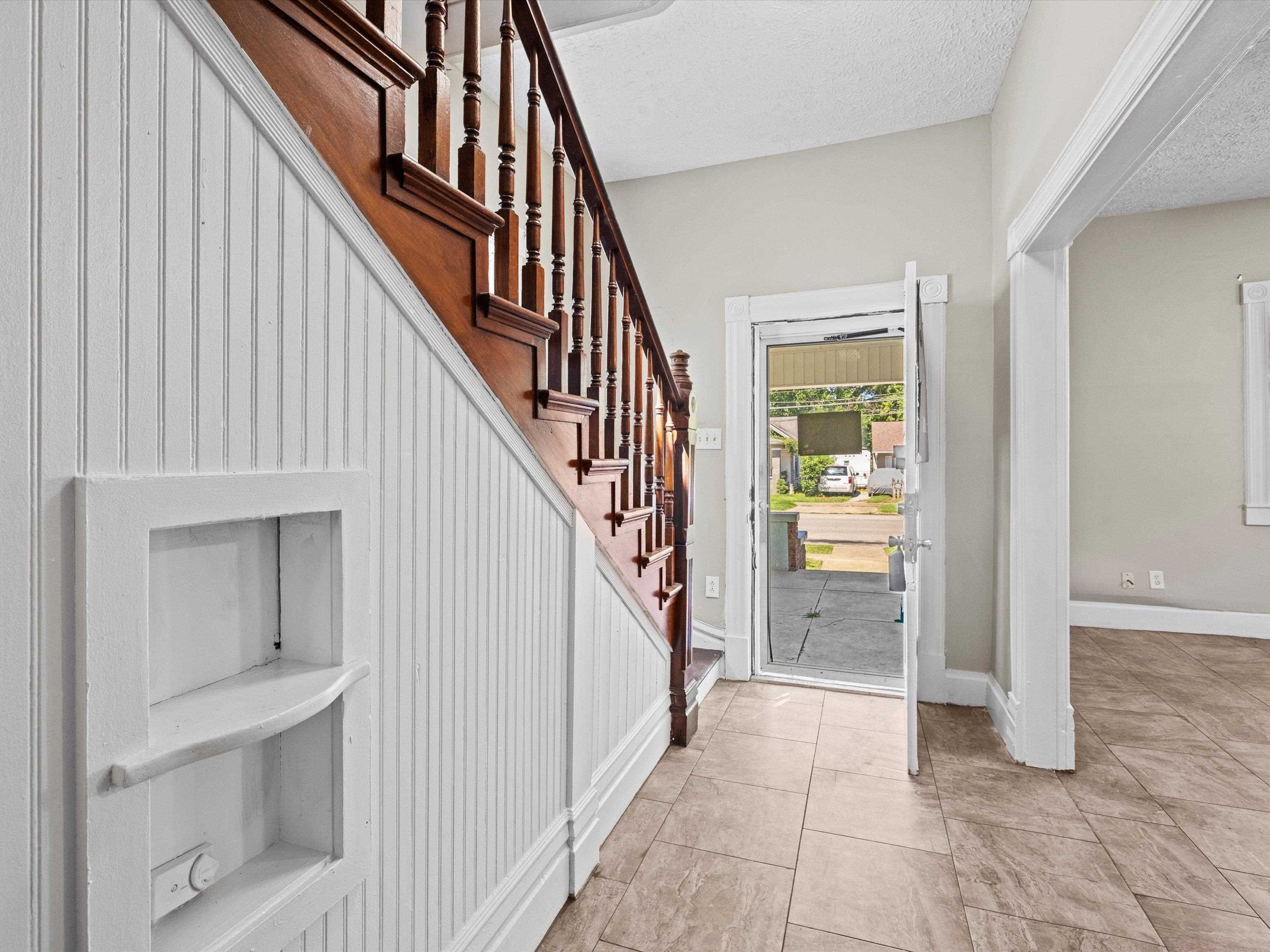 523 Walnut Street, Owensboro, Kentucky 42303, 3 Bedrooms Bedrooms, ,2 BathroomsBathrooms,Single Family Residence,For Sale,Walnut Street,90070